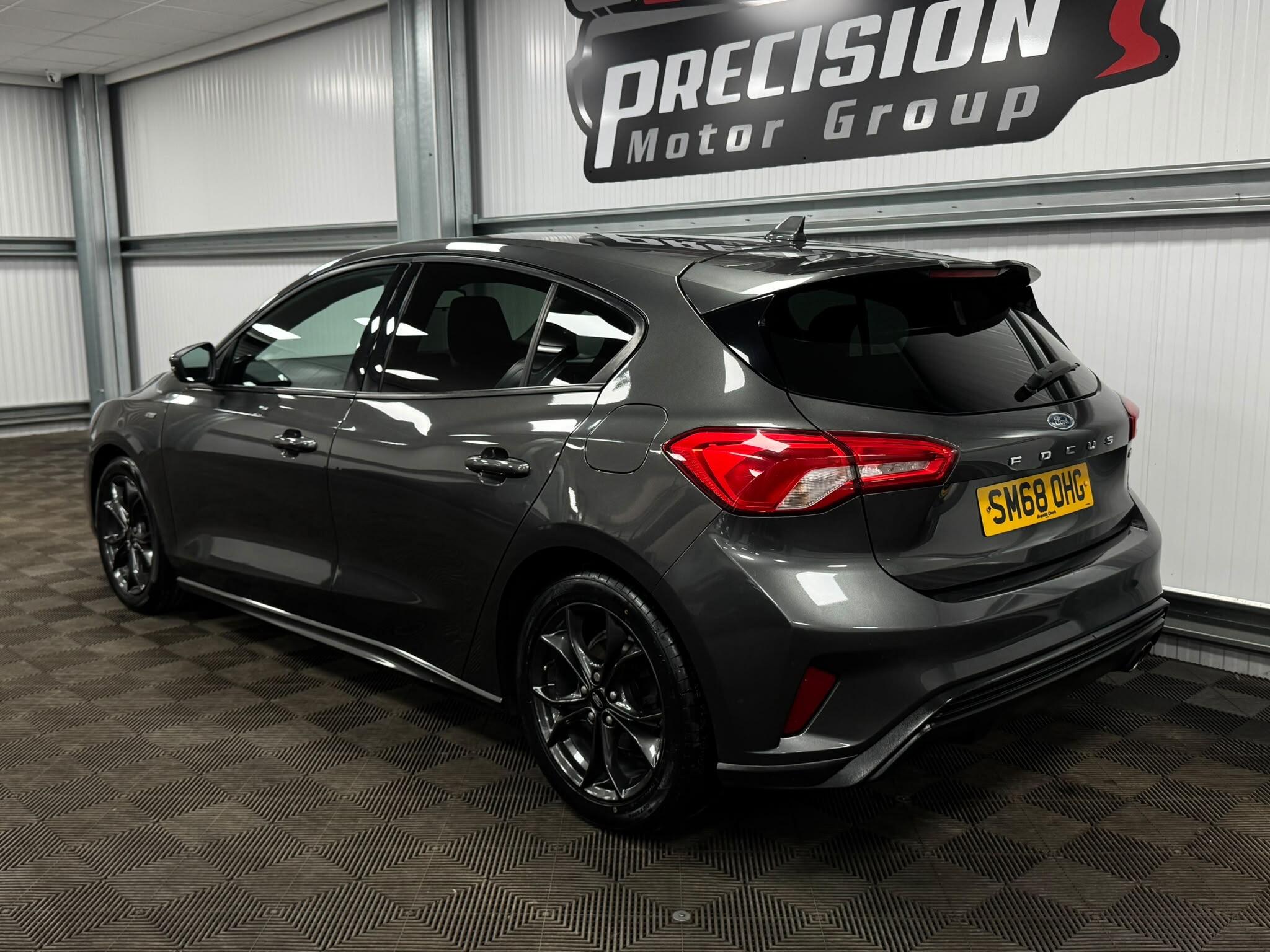 Ford Focus view 6