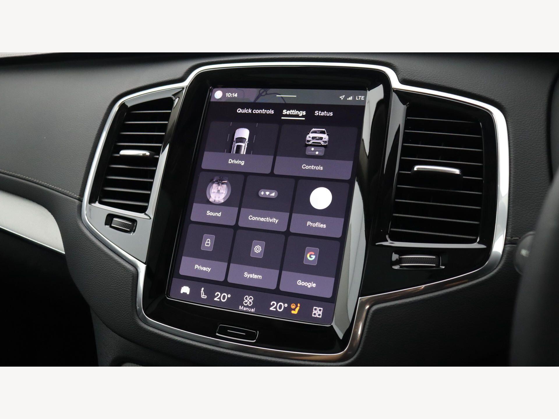 Volvo XC90 view 18