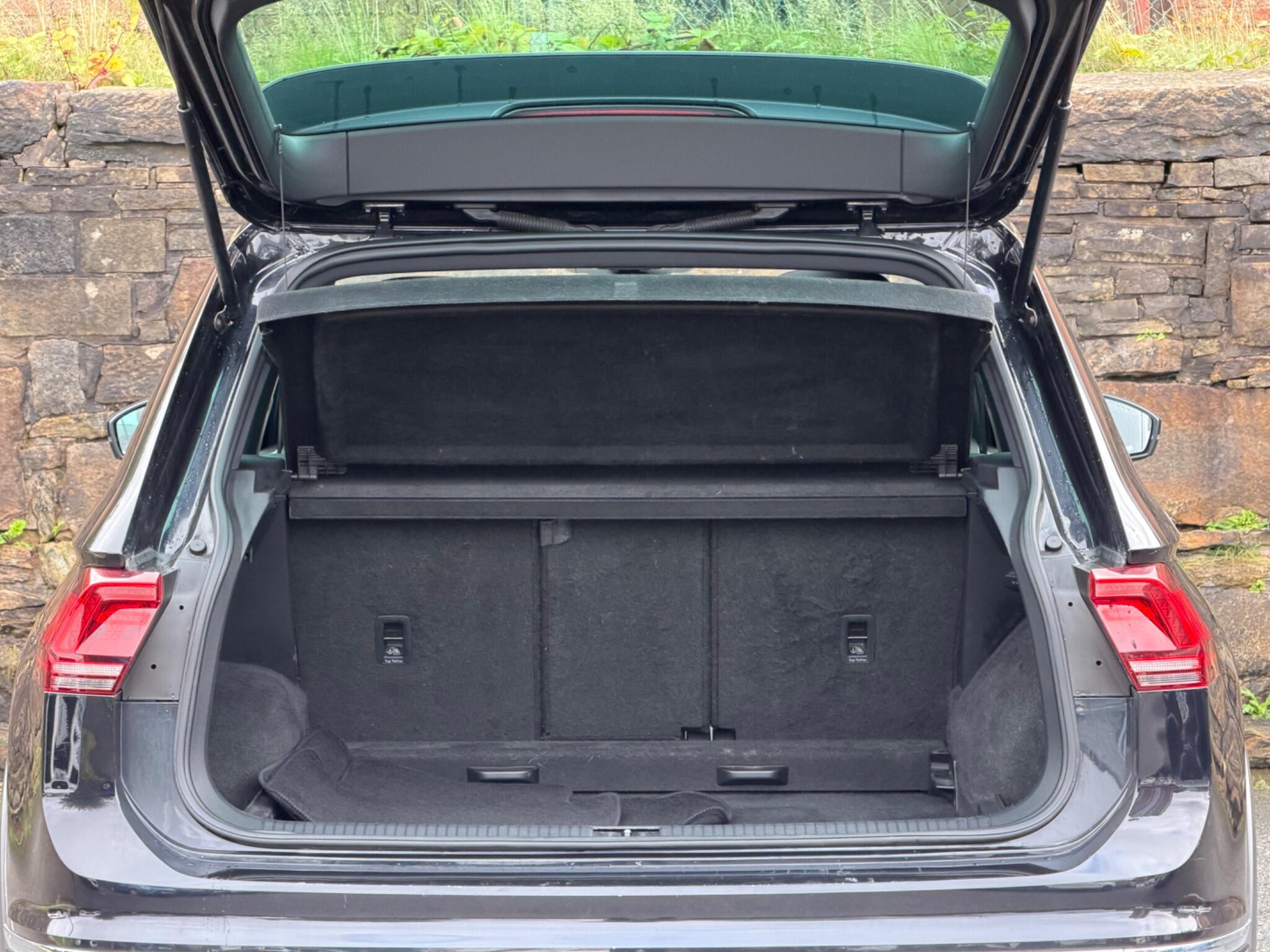 Volkswagen Tiguan view 24