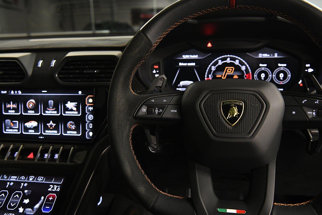 Lamborghini Urus view 21