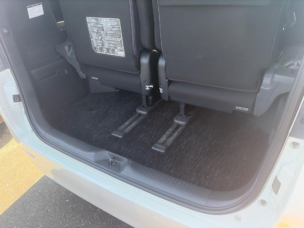 Toyota Vellfire view 15