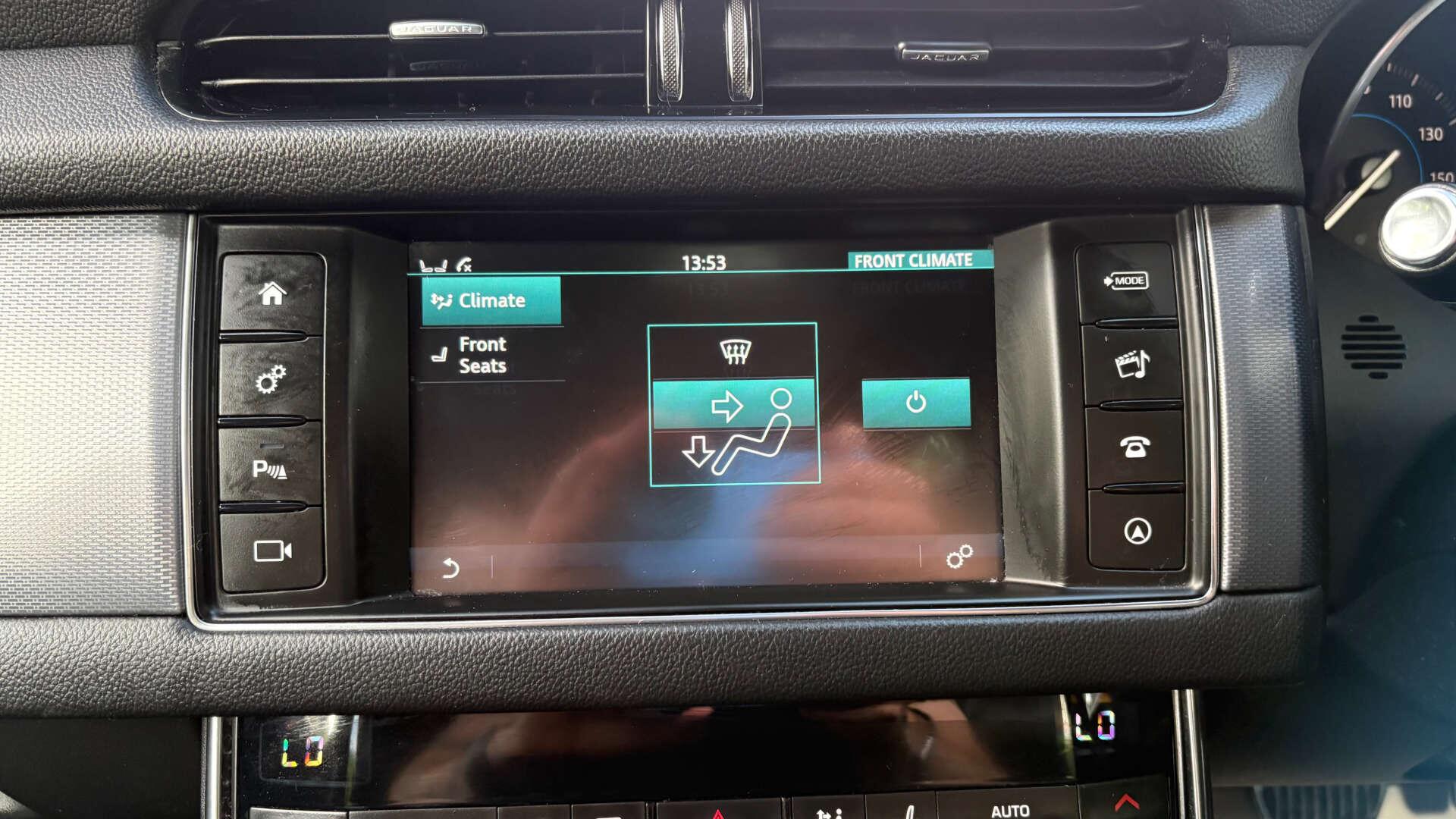 Jaguar XF view 31
