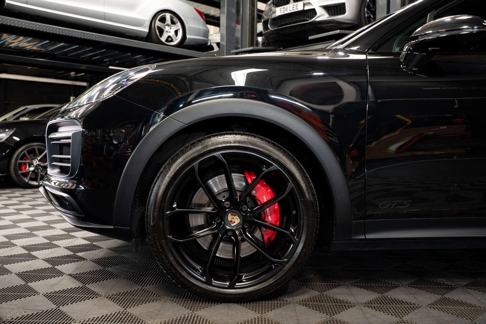 Porsche Cayenne view 12