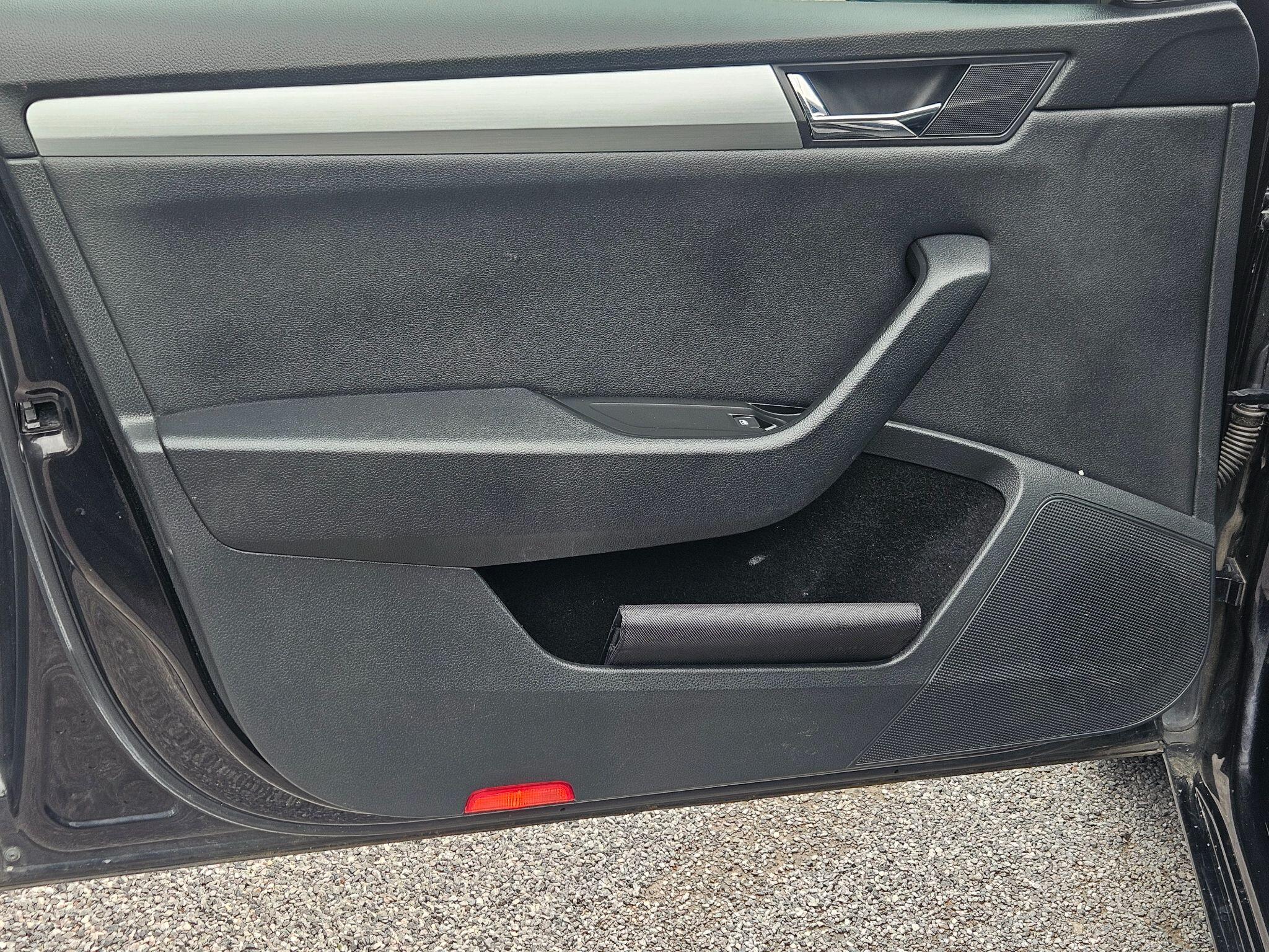 2019 Skoda Superb image 60