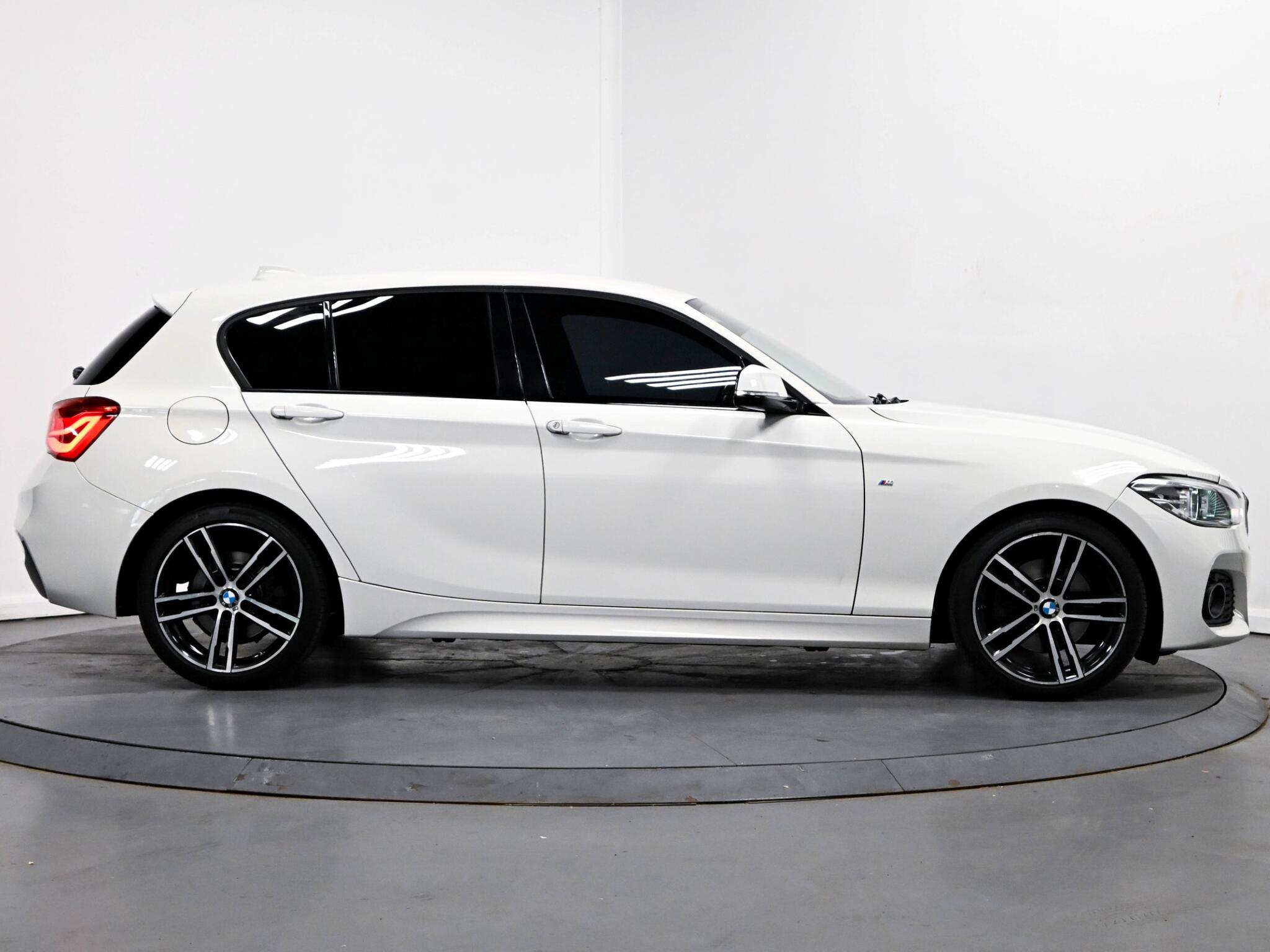 BMW 1 Series view 52