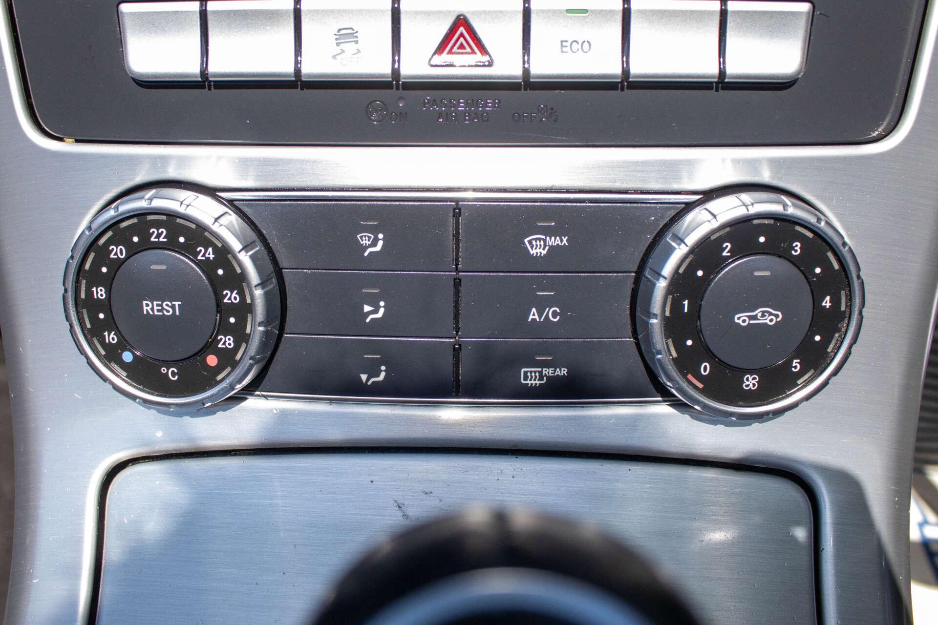 Mercedes-Benz SLK view 16