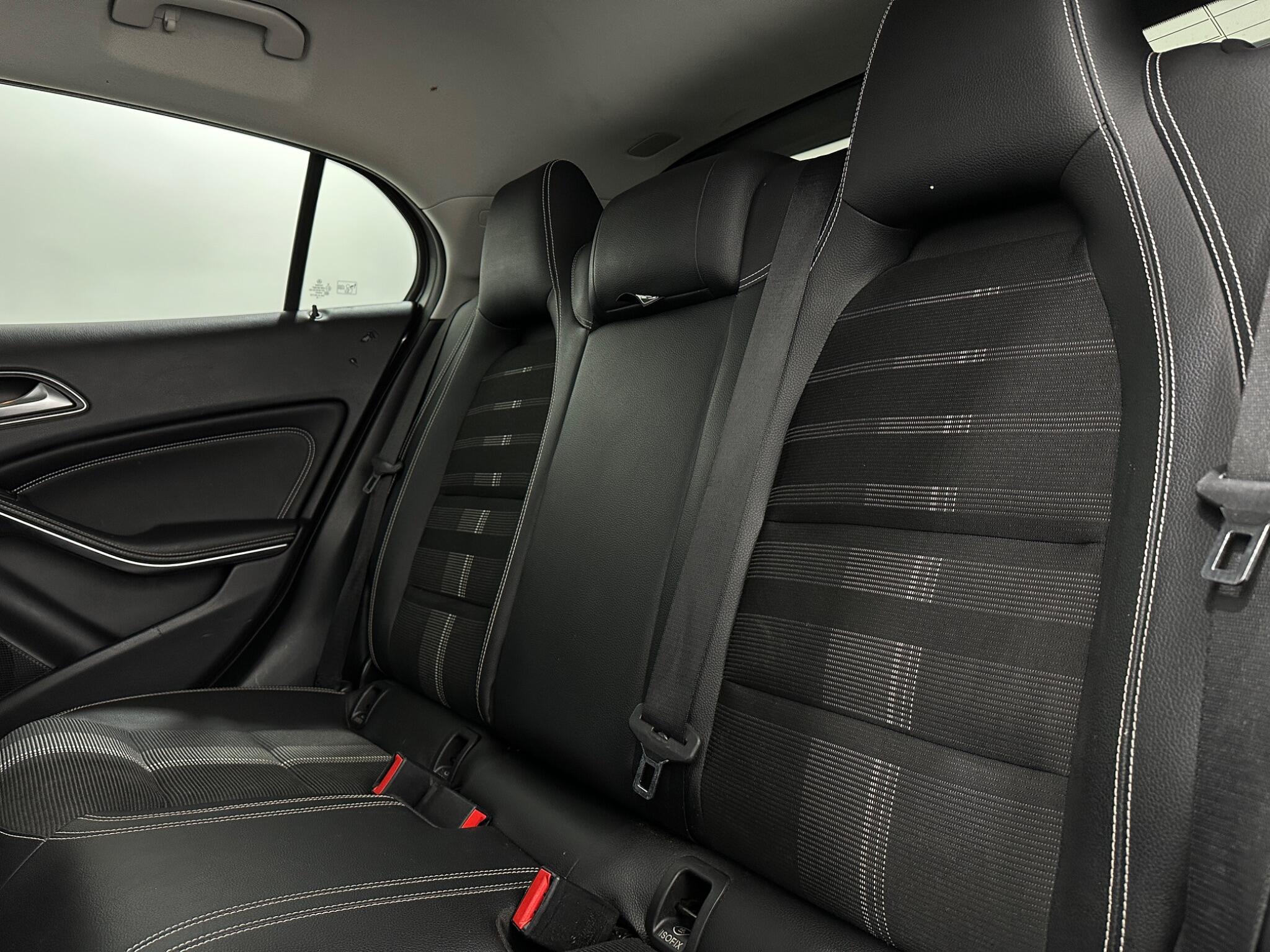 Mercedes-Benz Gla view 39