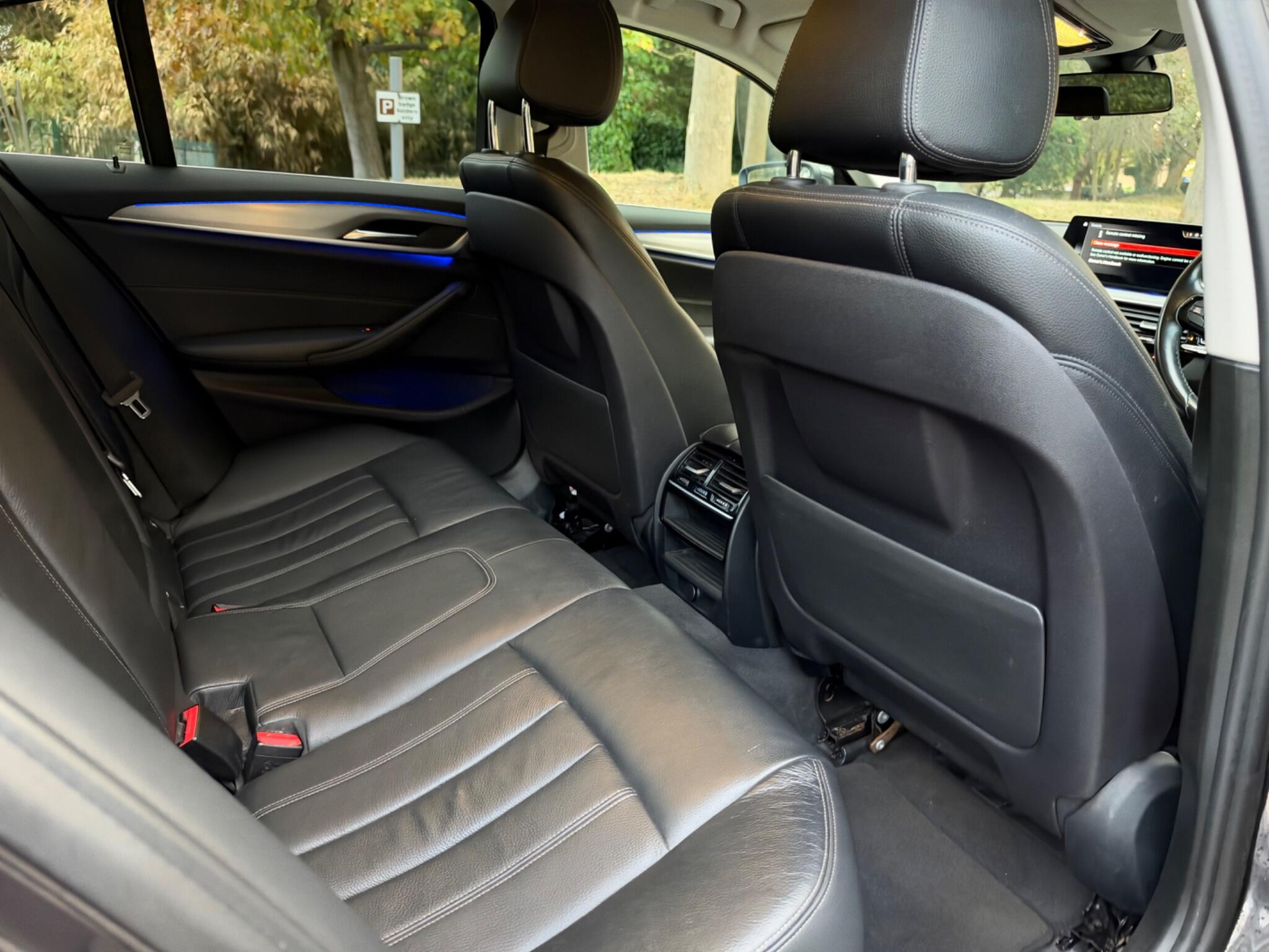 BMW 5 Series view 18