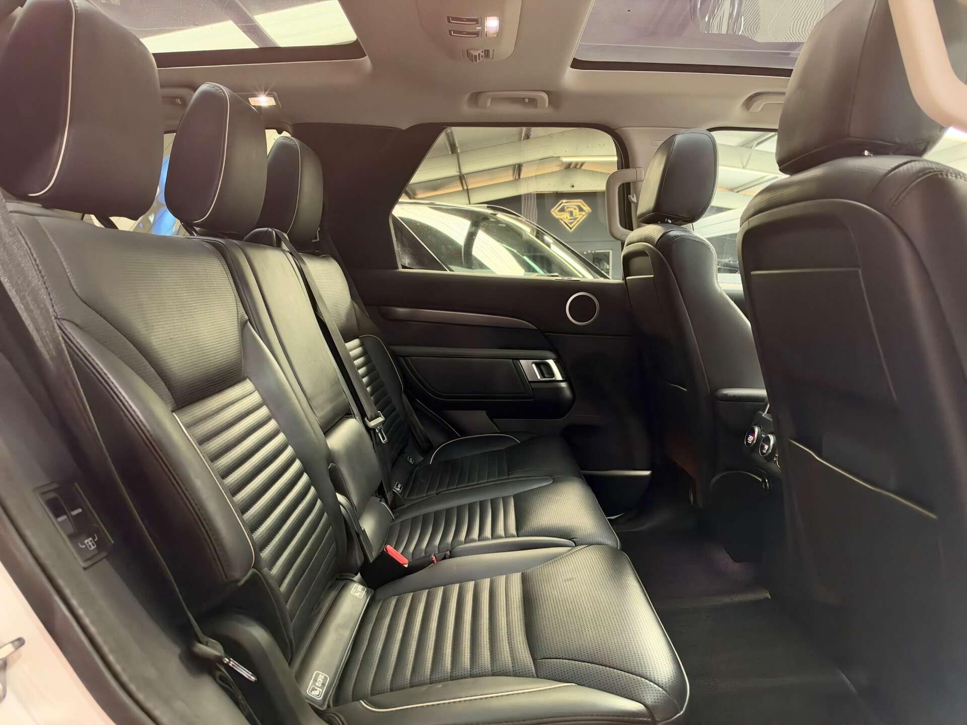 Land Rover Discovery view 34