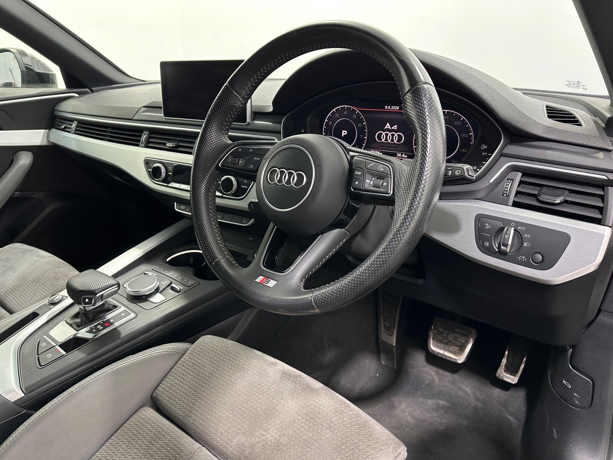 Audi A4 view 11