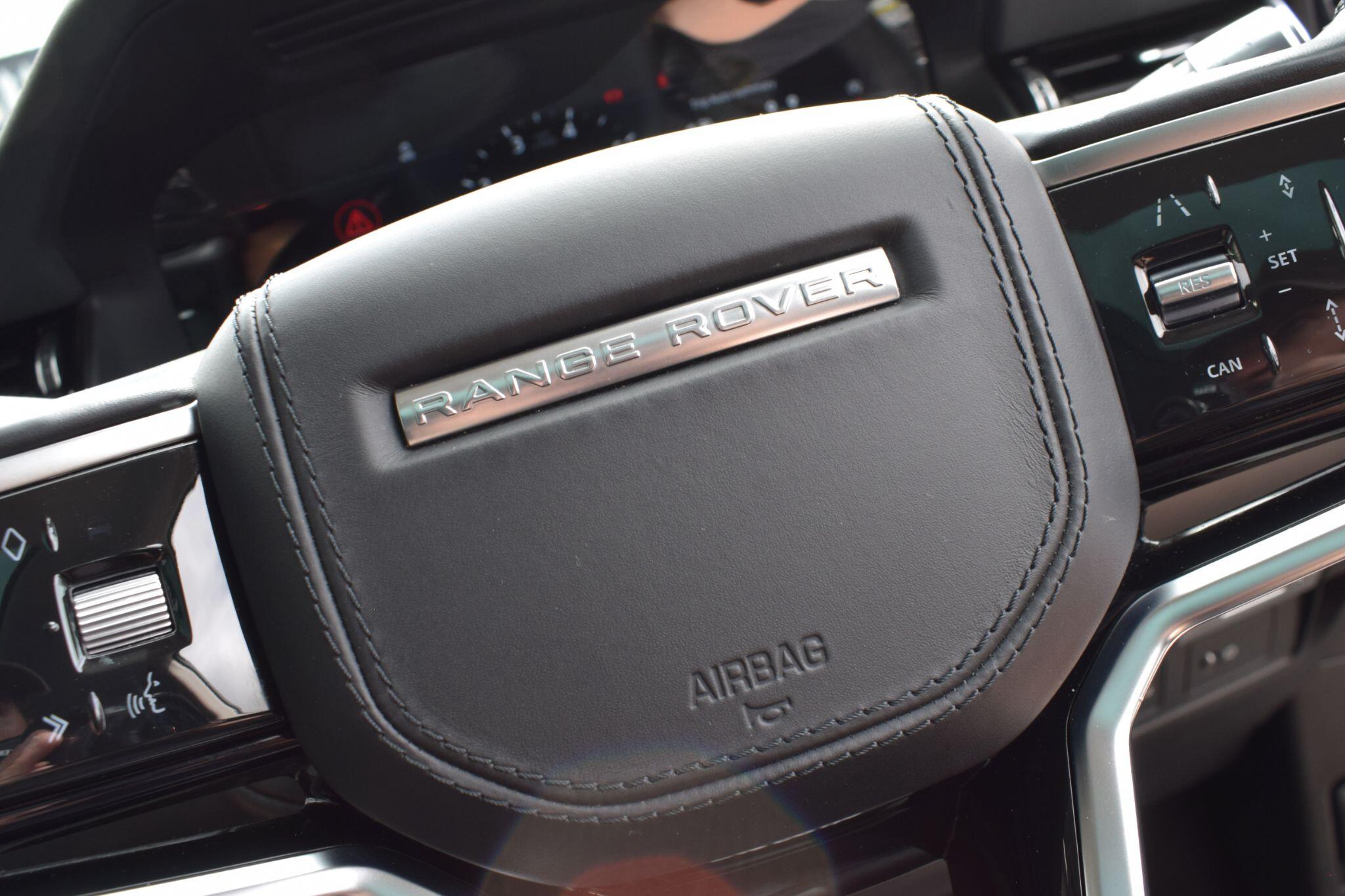 Land Rover Range Rover Evoque view 24