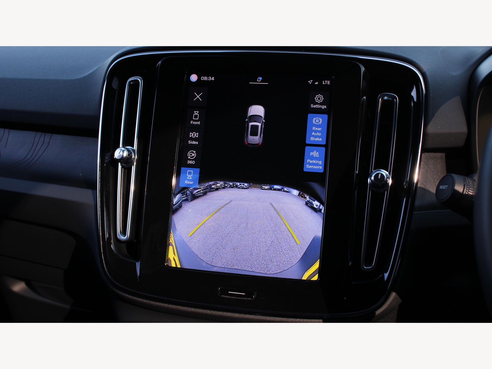 Volvo XC40 view 22