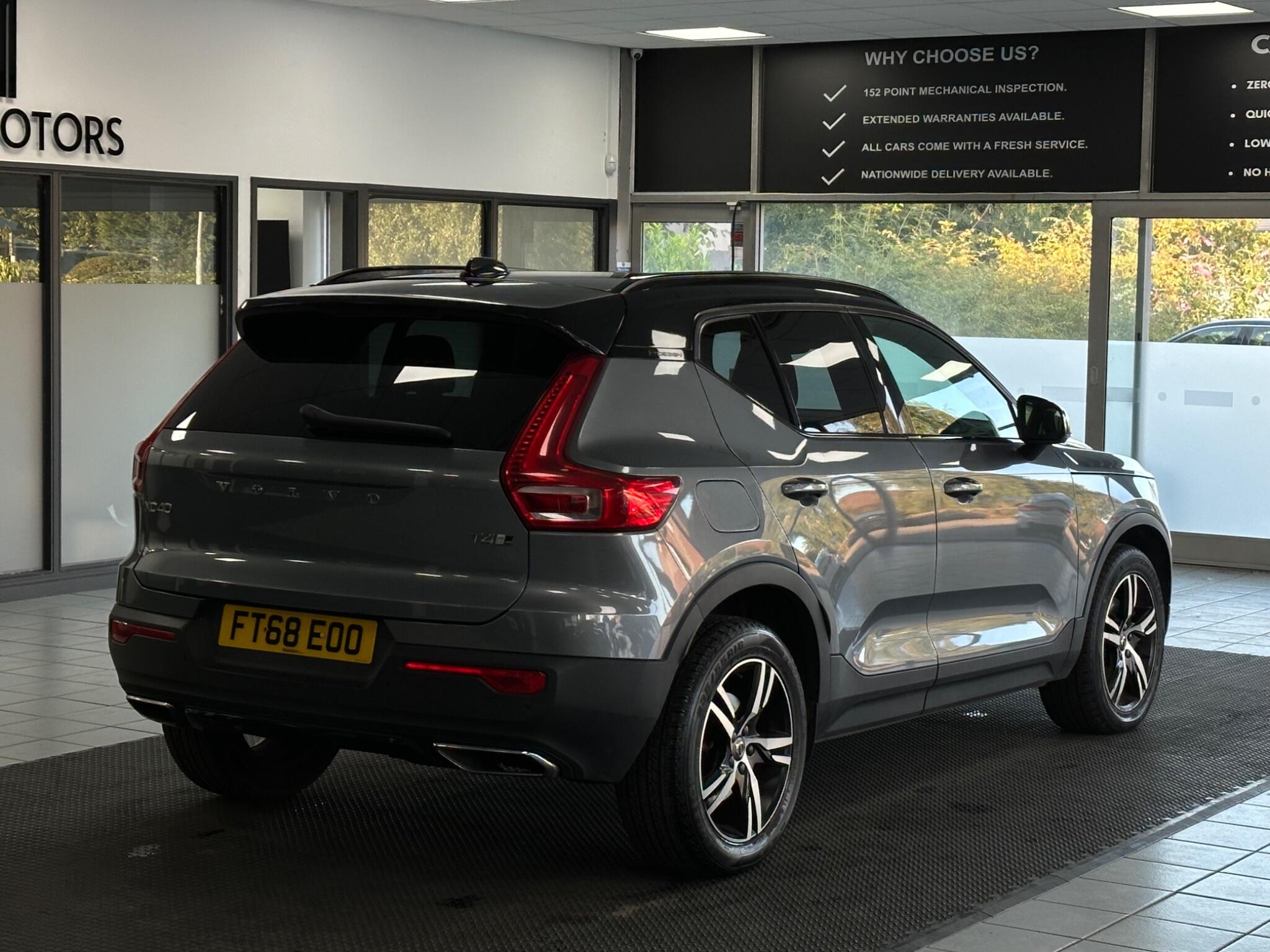 Volvo XC40 view 12