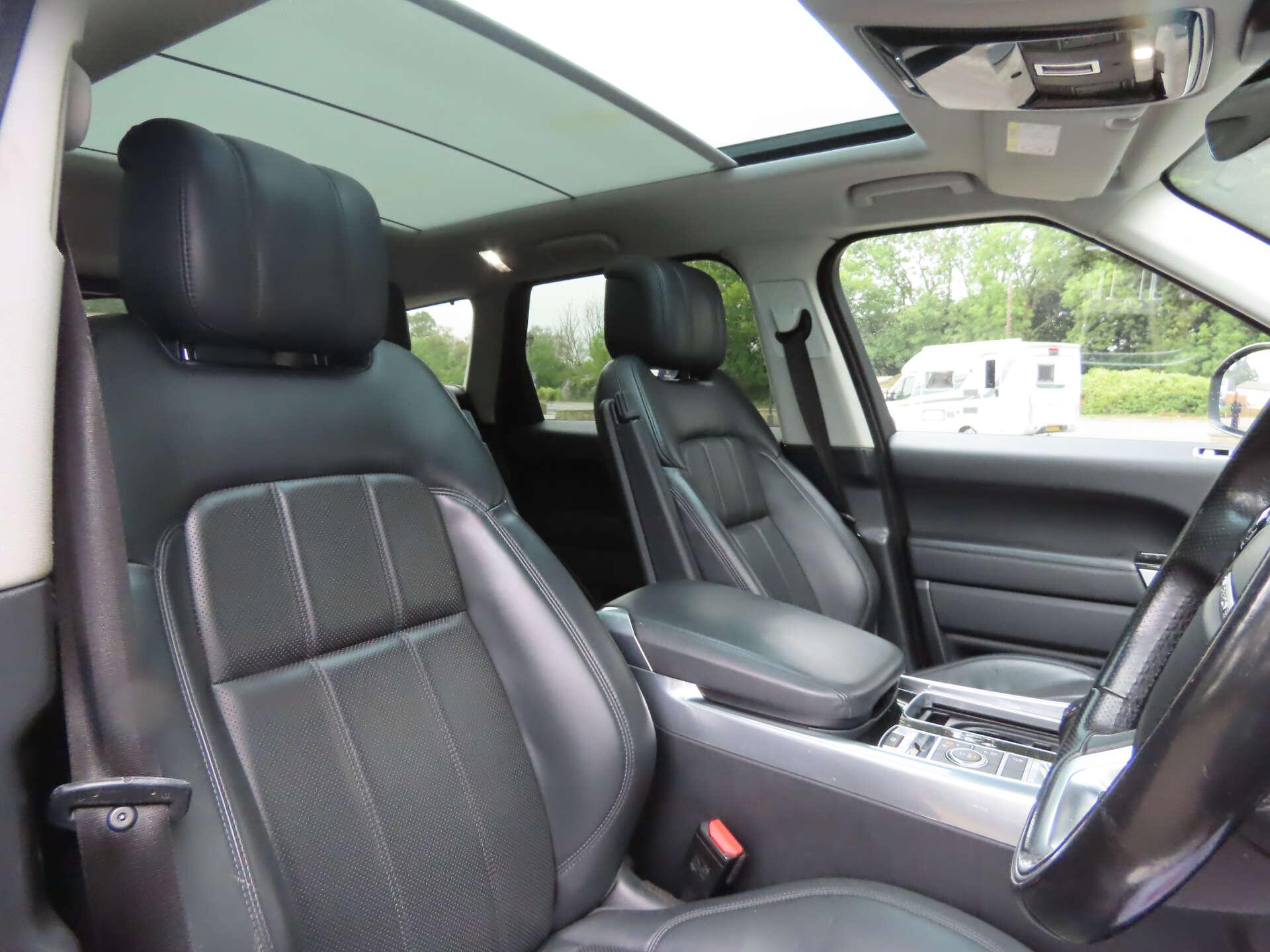 Land Rover Range Rover Sport view 8