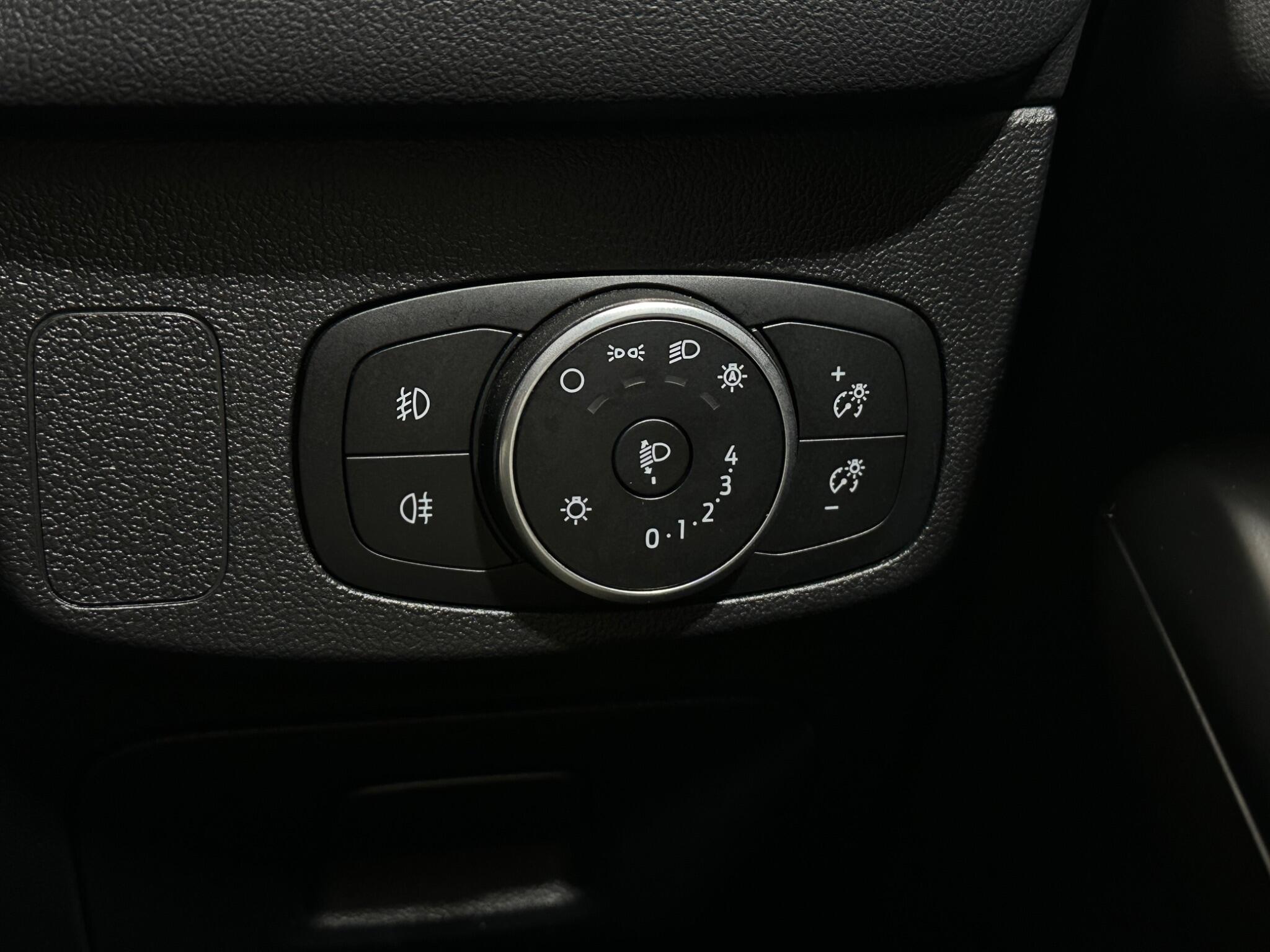 Ford Focus view 18