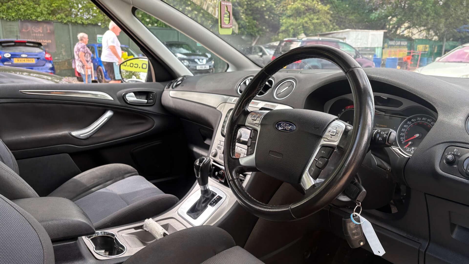 Ford S-Max view 7