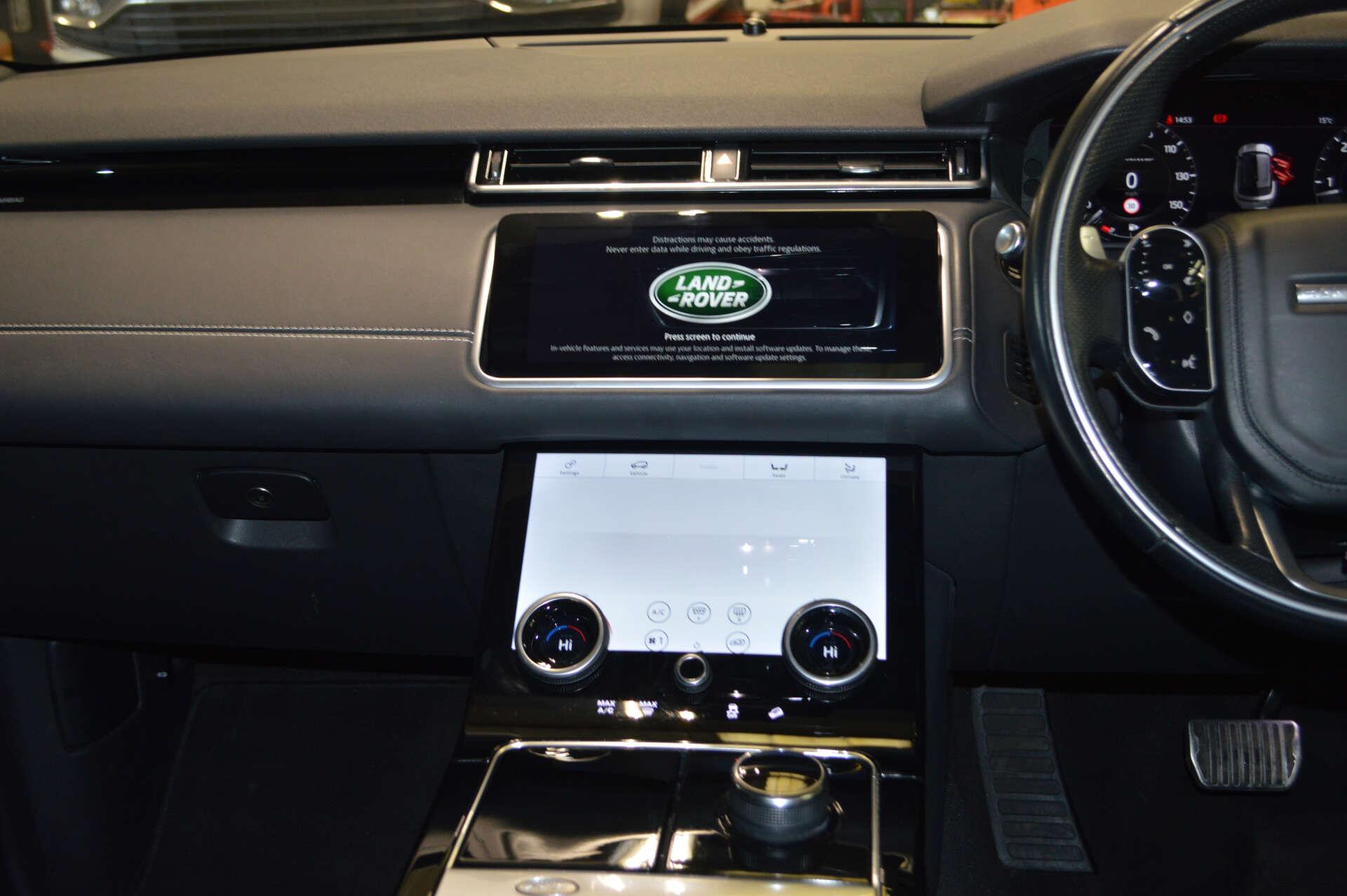 Land Rover Range Rover Velar view 15