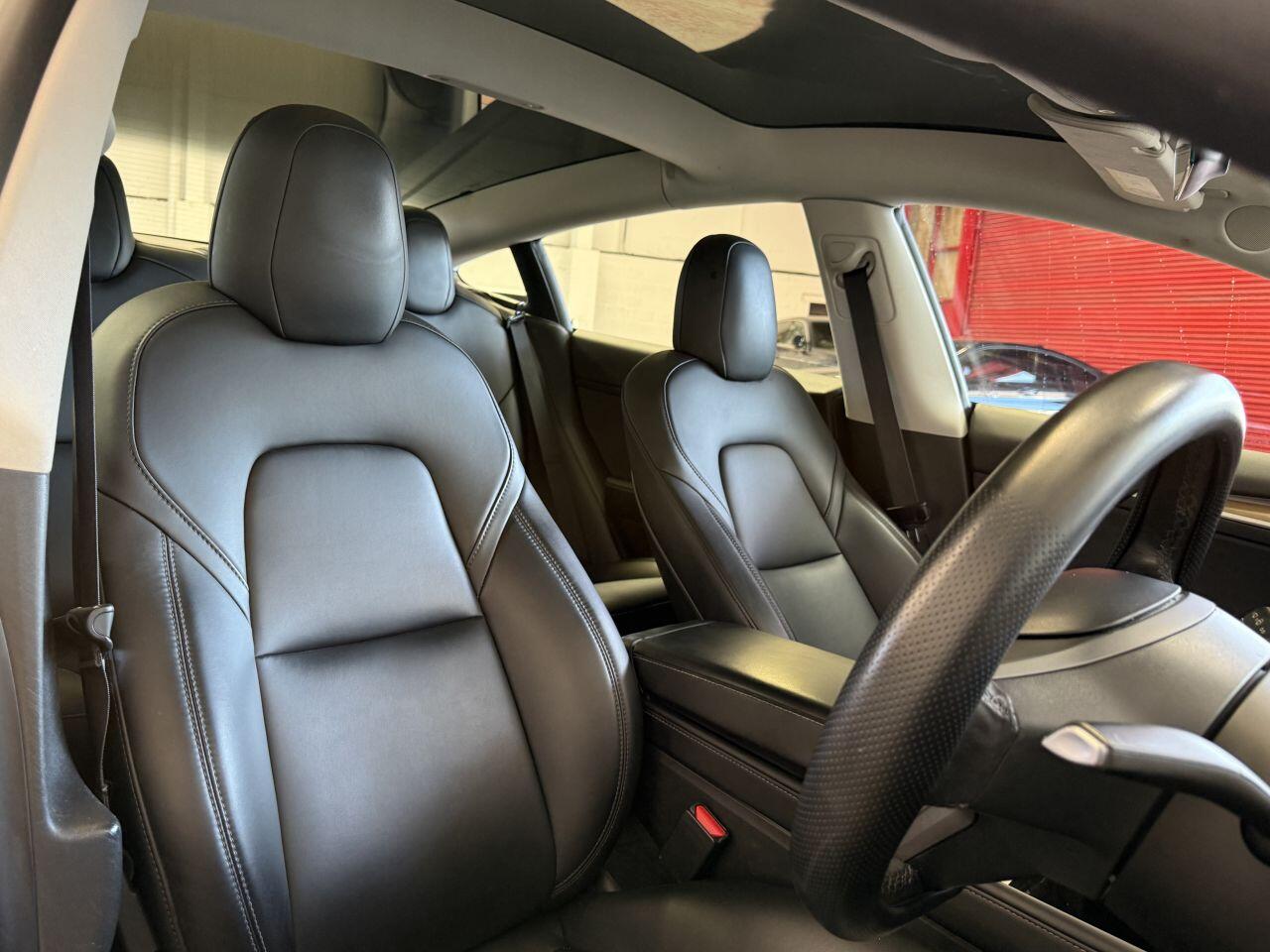 Tesla Model 3 view 32