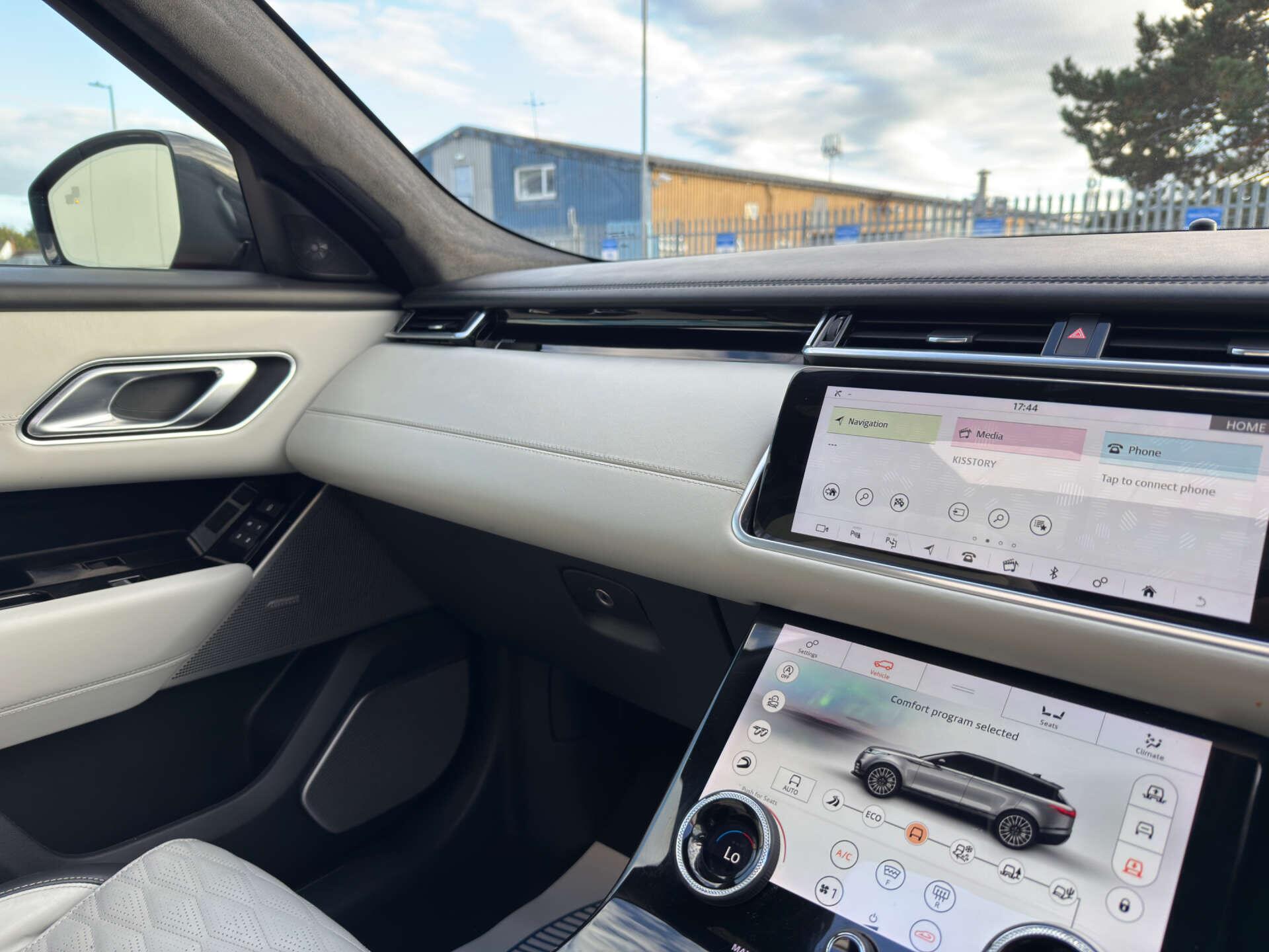 Land Rover Range Rover Velar view 54
