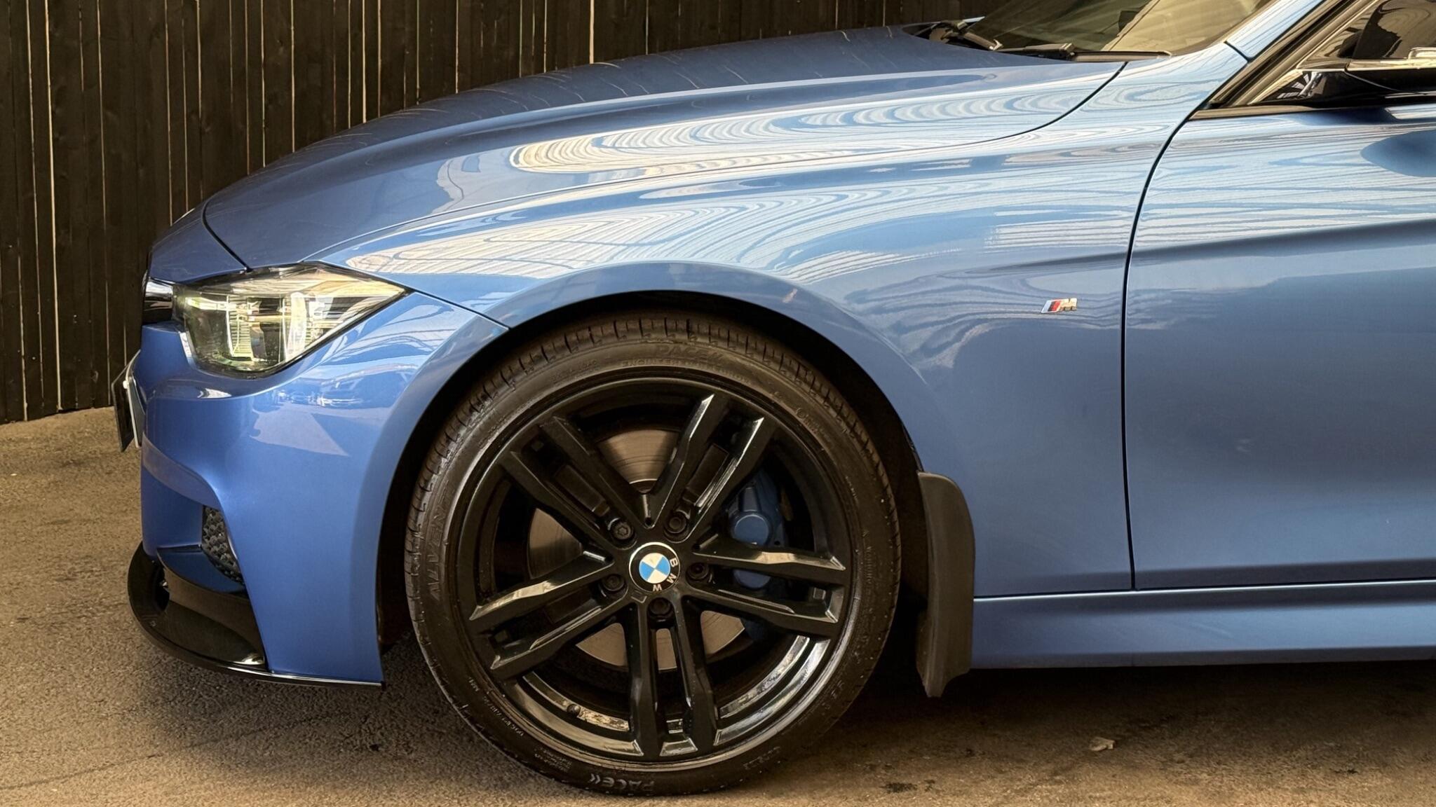 BMW 3 Series view 11