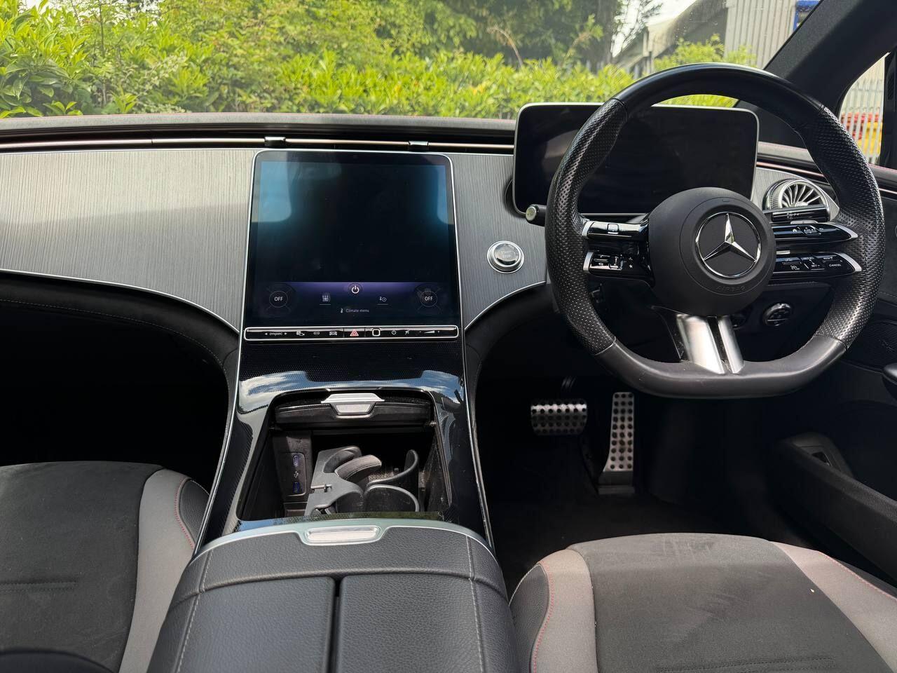 Mercedes-Benz 300 view 26