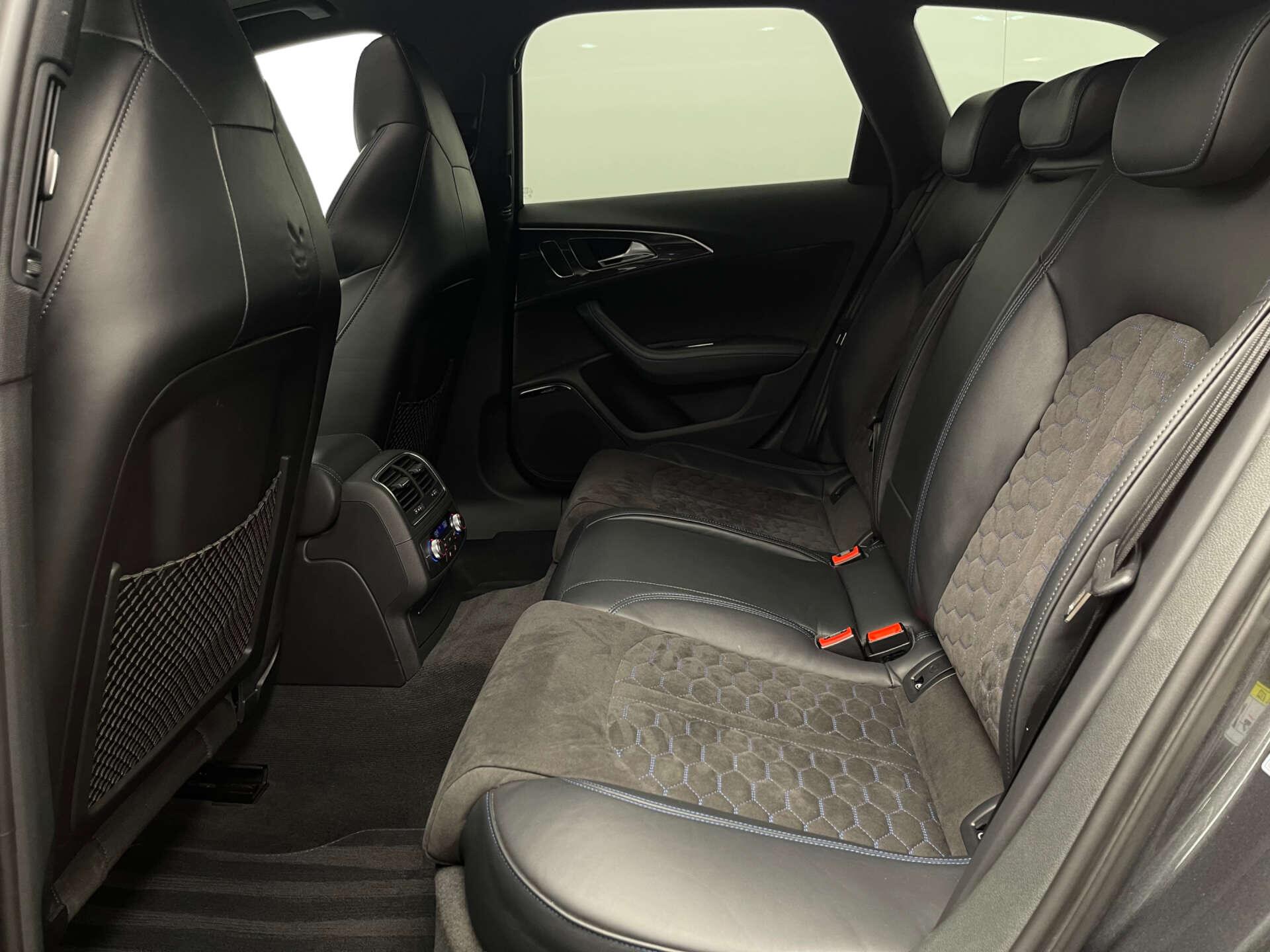 Audi RS6 Avant view 38