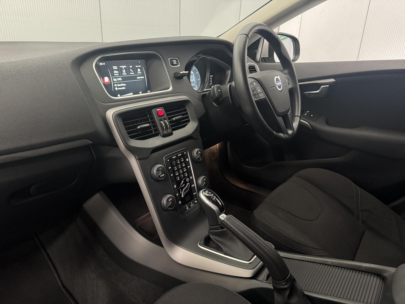 Volvo V40 view 59