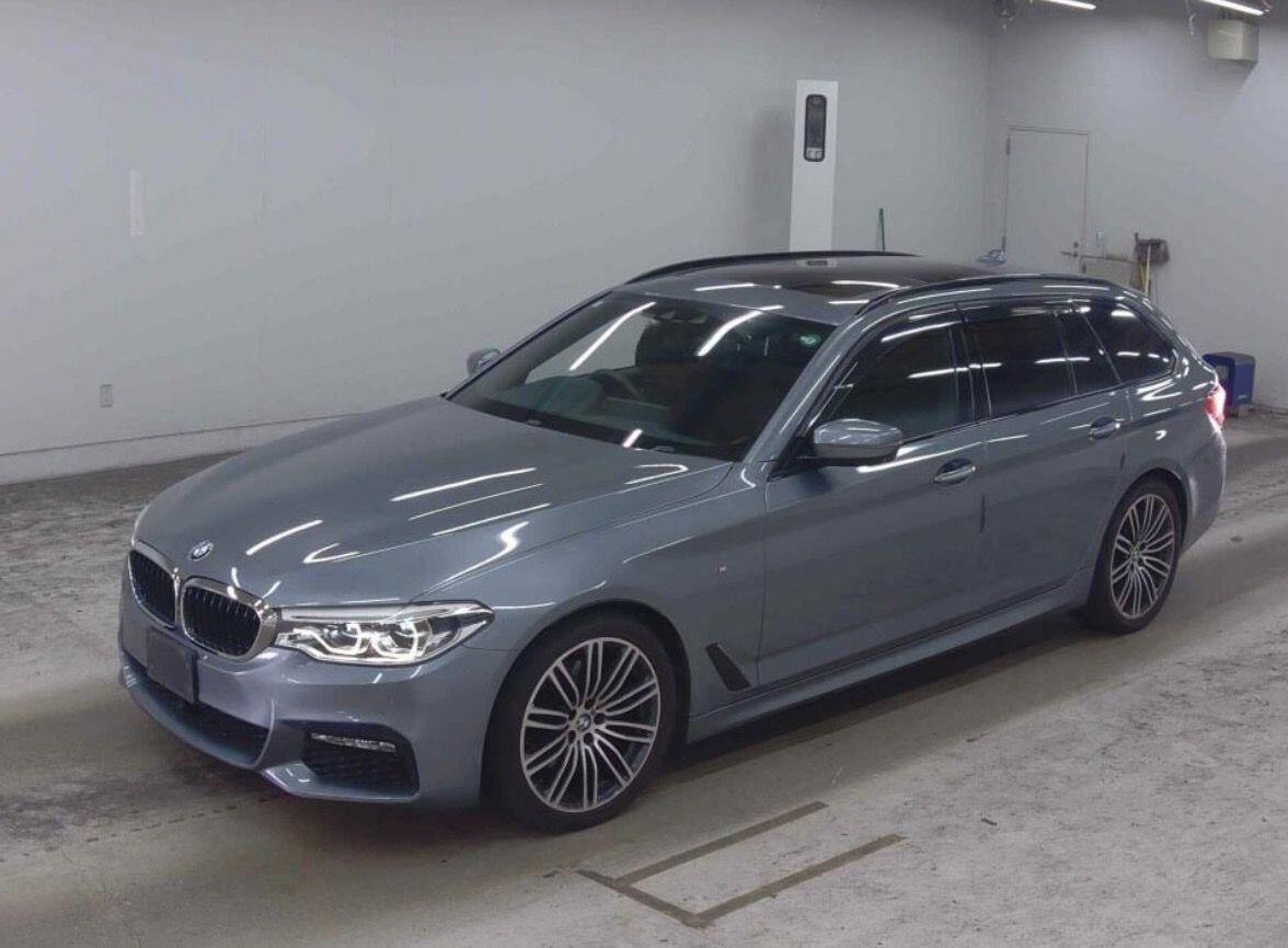 BMW 5 Series view 2