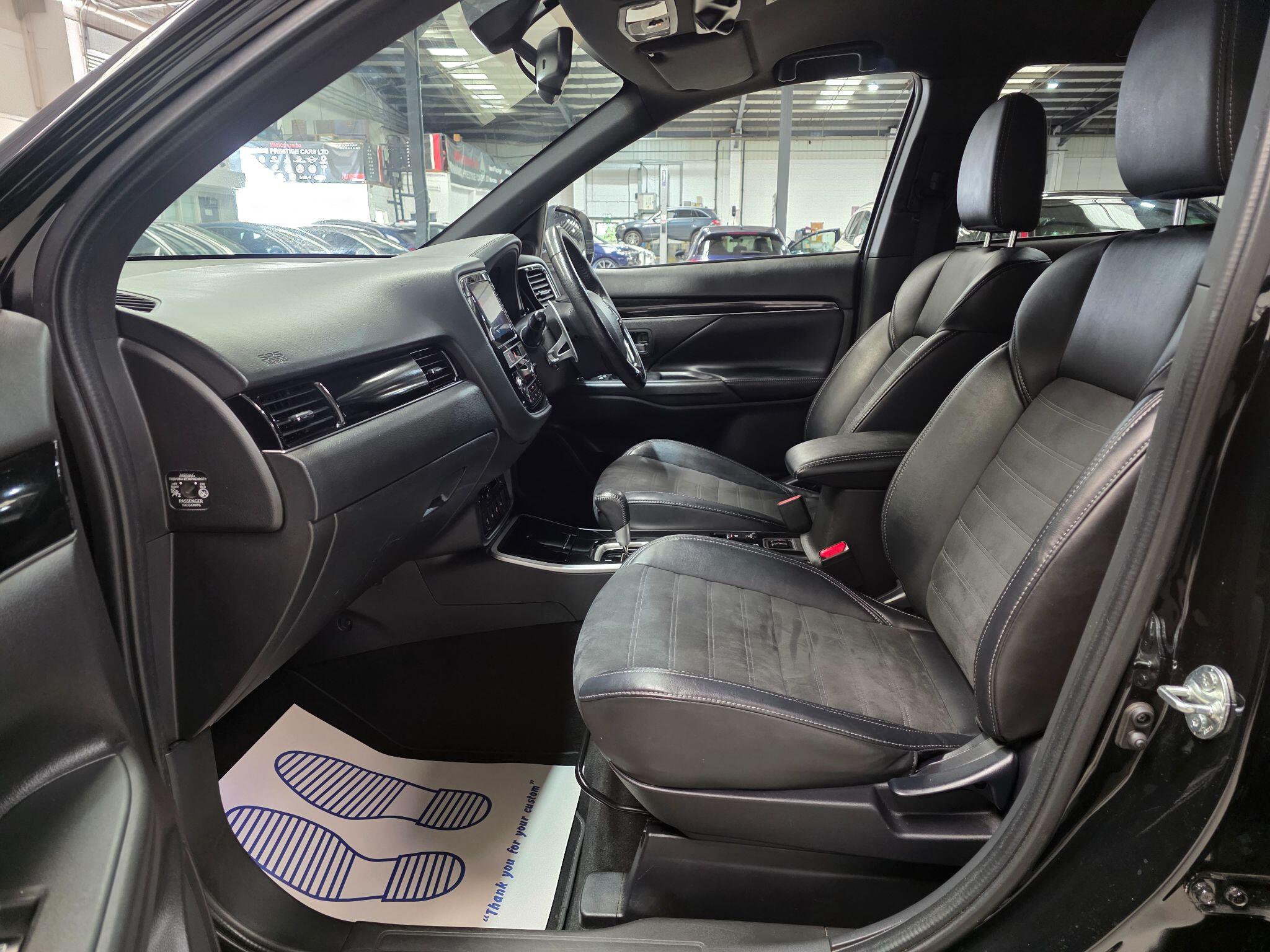 Mitsubishi Outlander view 26