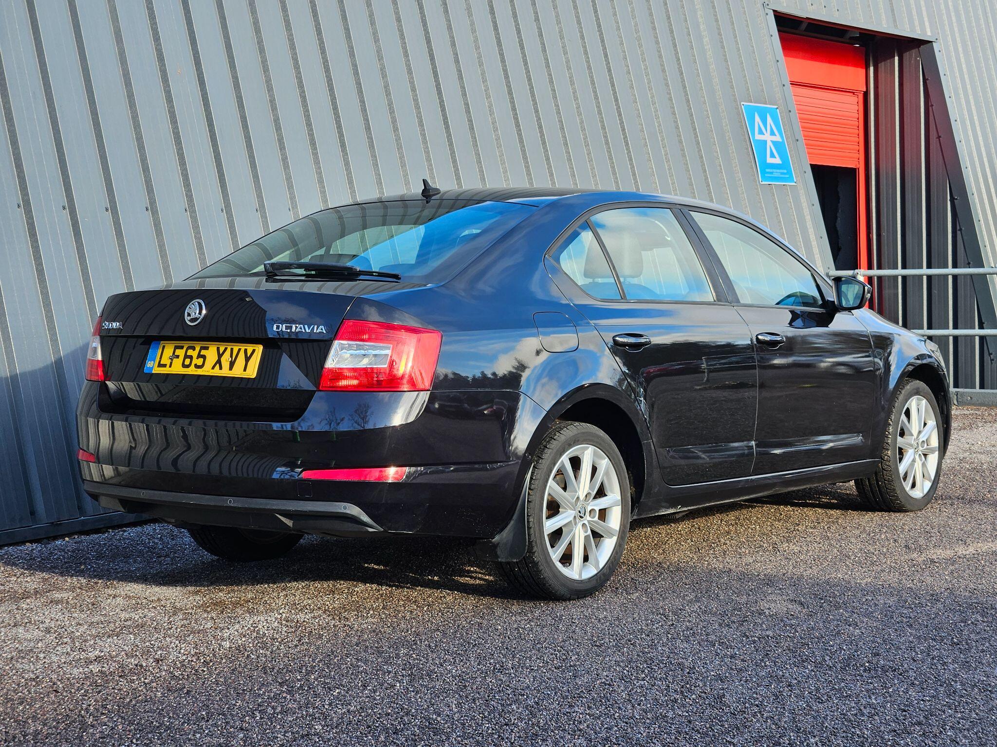 2015 Skoda Octavia image 9