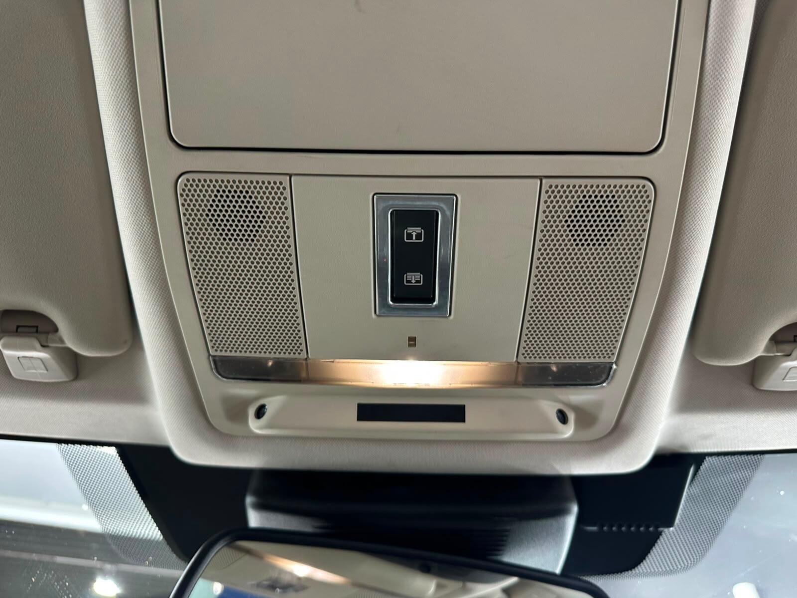 Land Rover Discovery Sport view 48