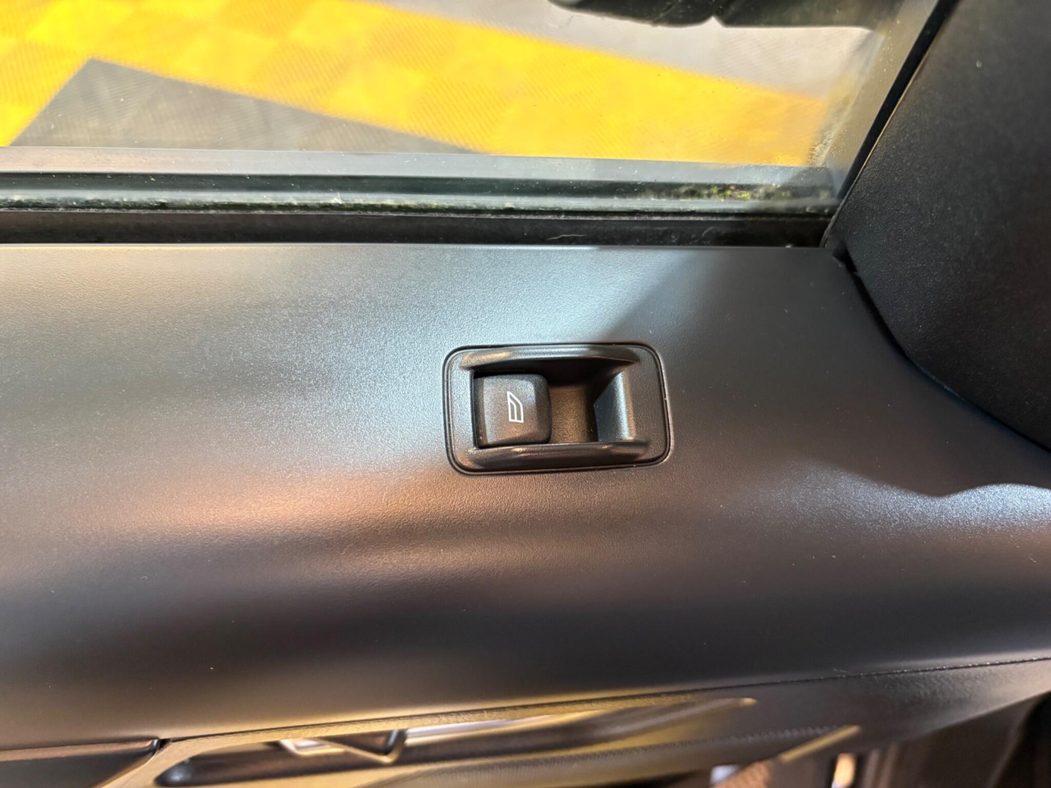 Land Rover Freelander 2 view 64
