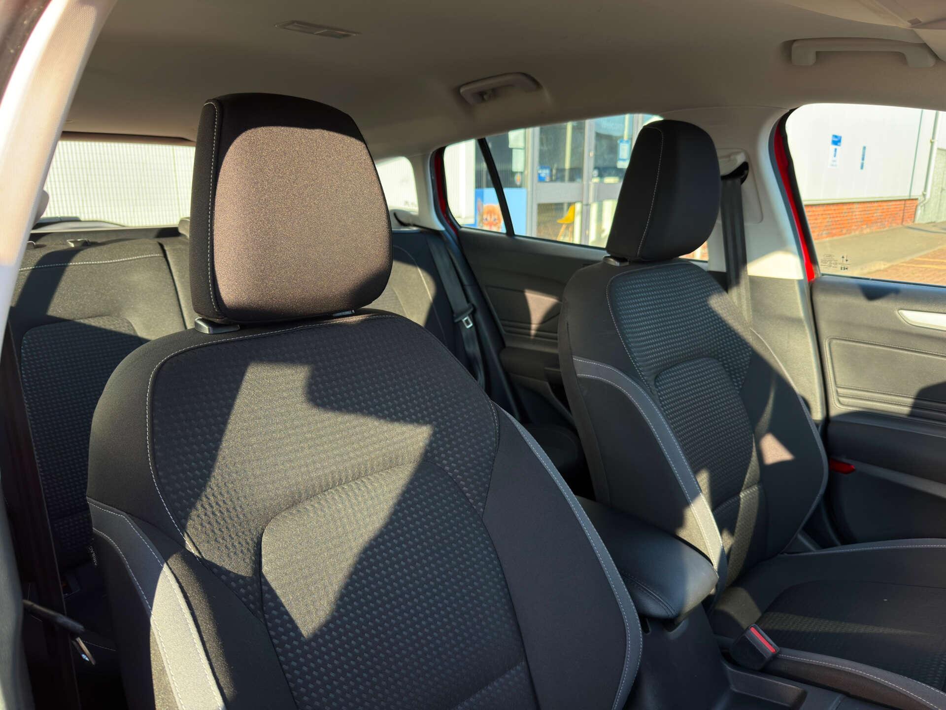 Ford Focus view 14