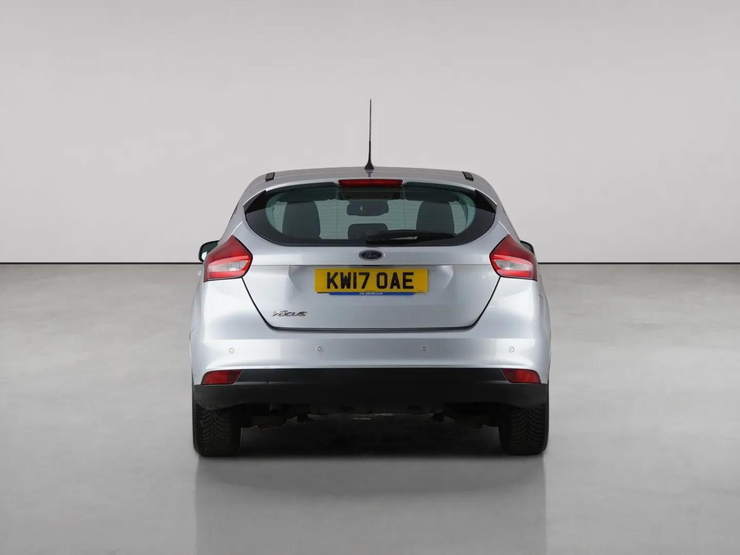 Ford Focus view 7