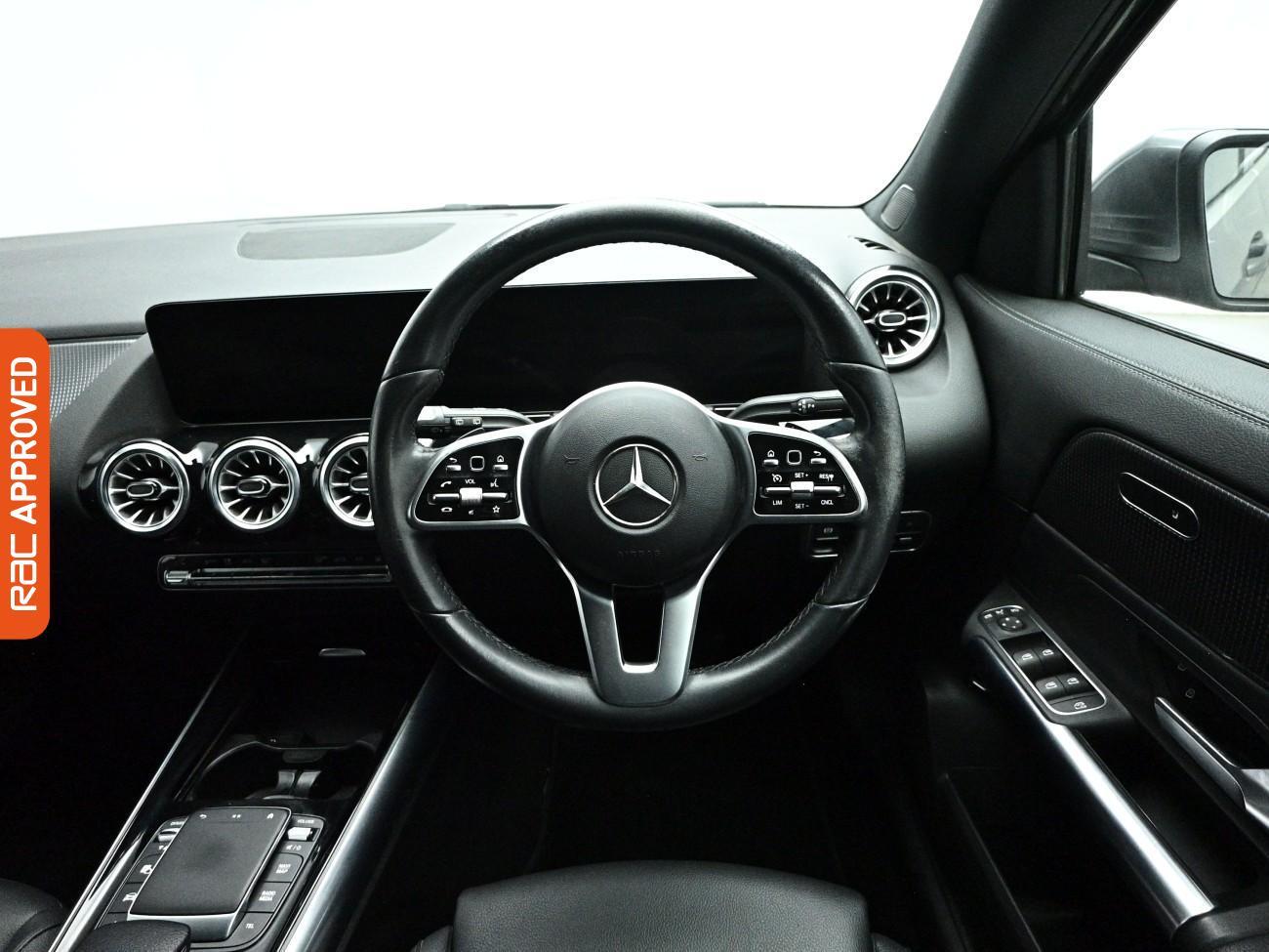 Mercedes-Benz EQA view 10