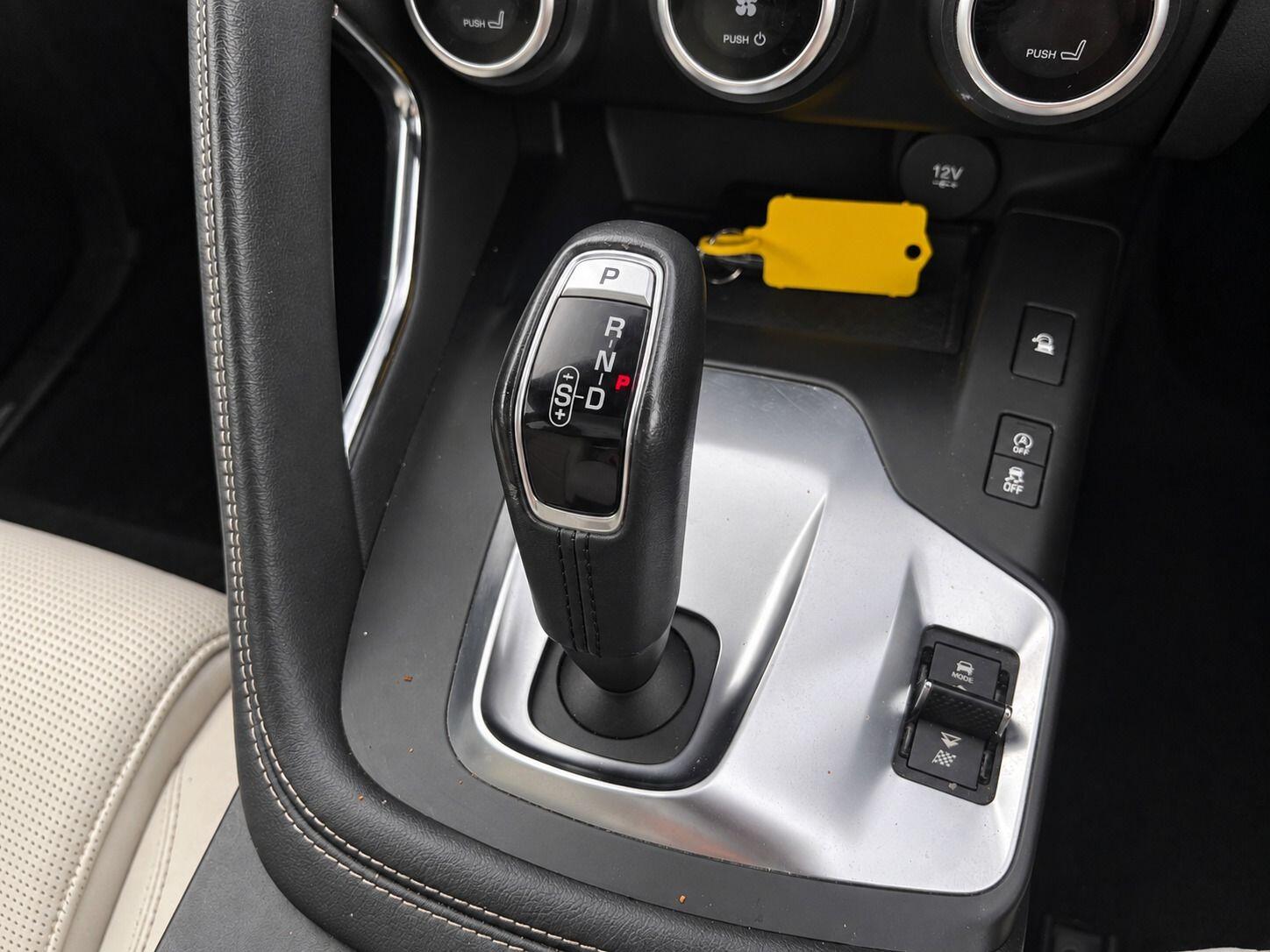 Jaguar E-Pace view 27