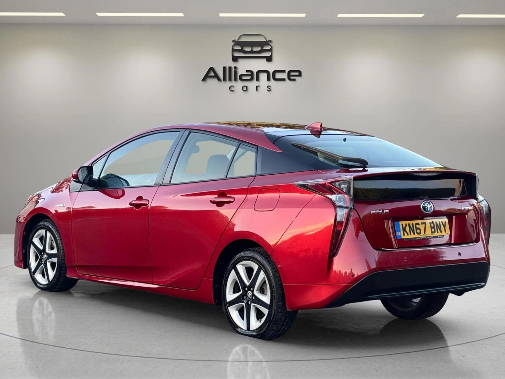 Toyota Prius view 3
