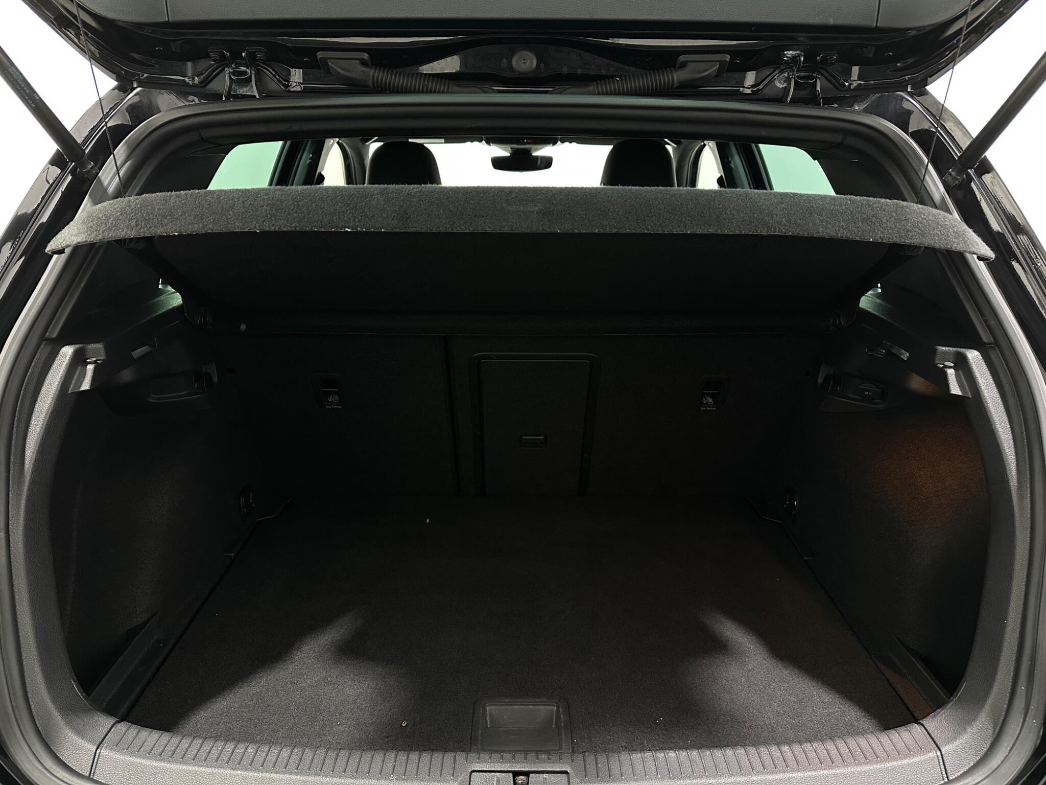 Volkswagen Golf view 48