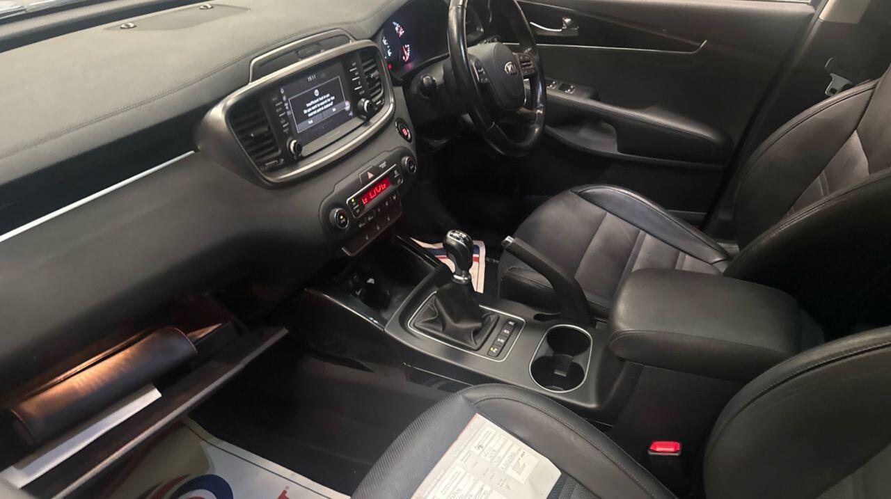 Kia Sorento view 8
