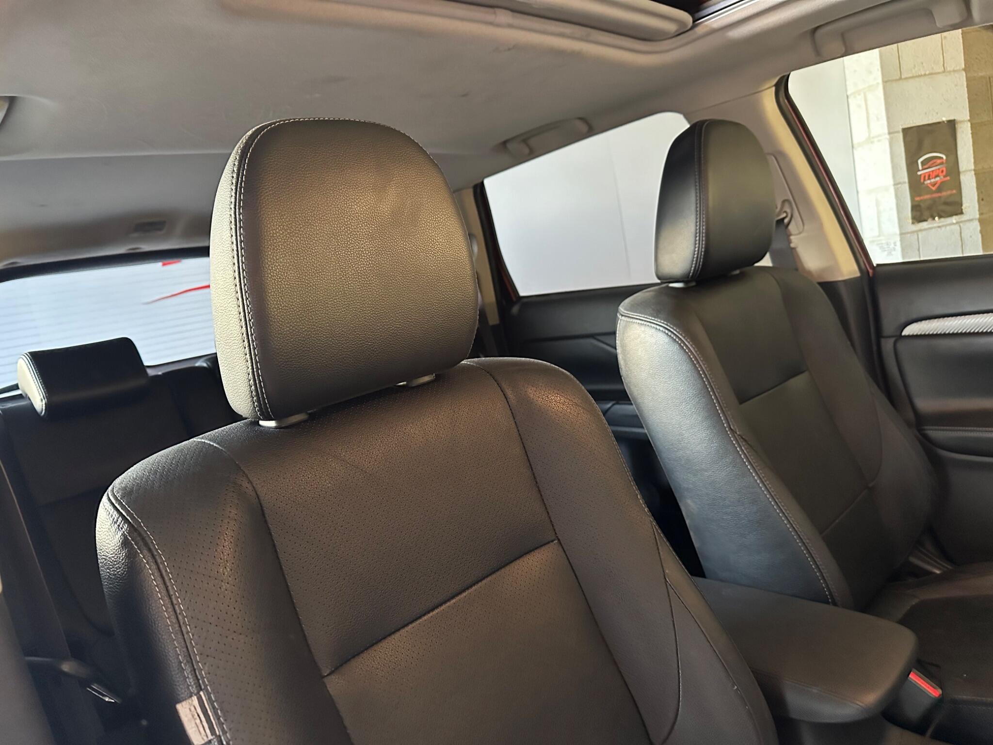 Mitsubishi Outlander view 14