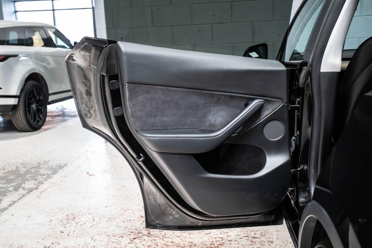 Tesla Model Y view 18