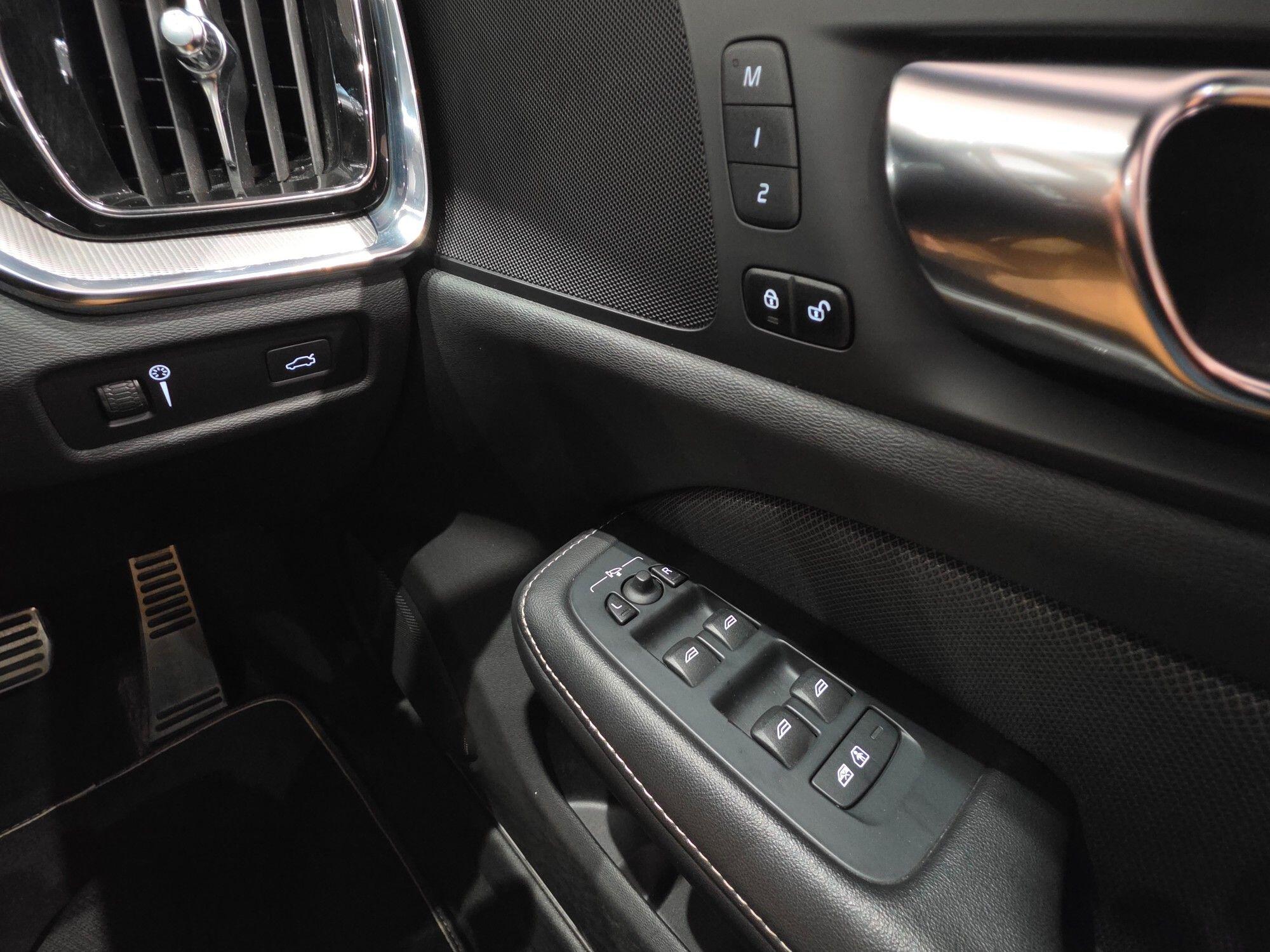 Volvo V60 view 40