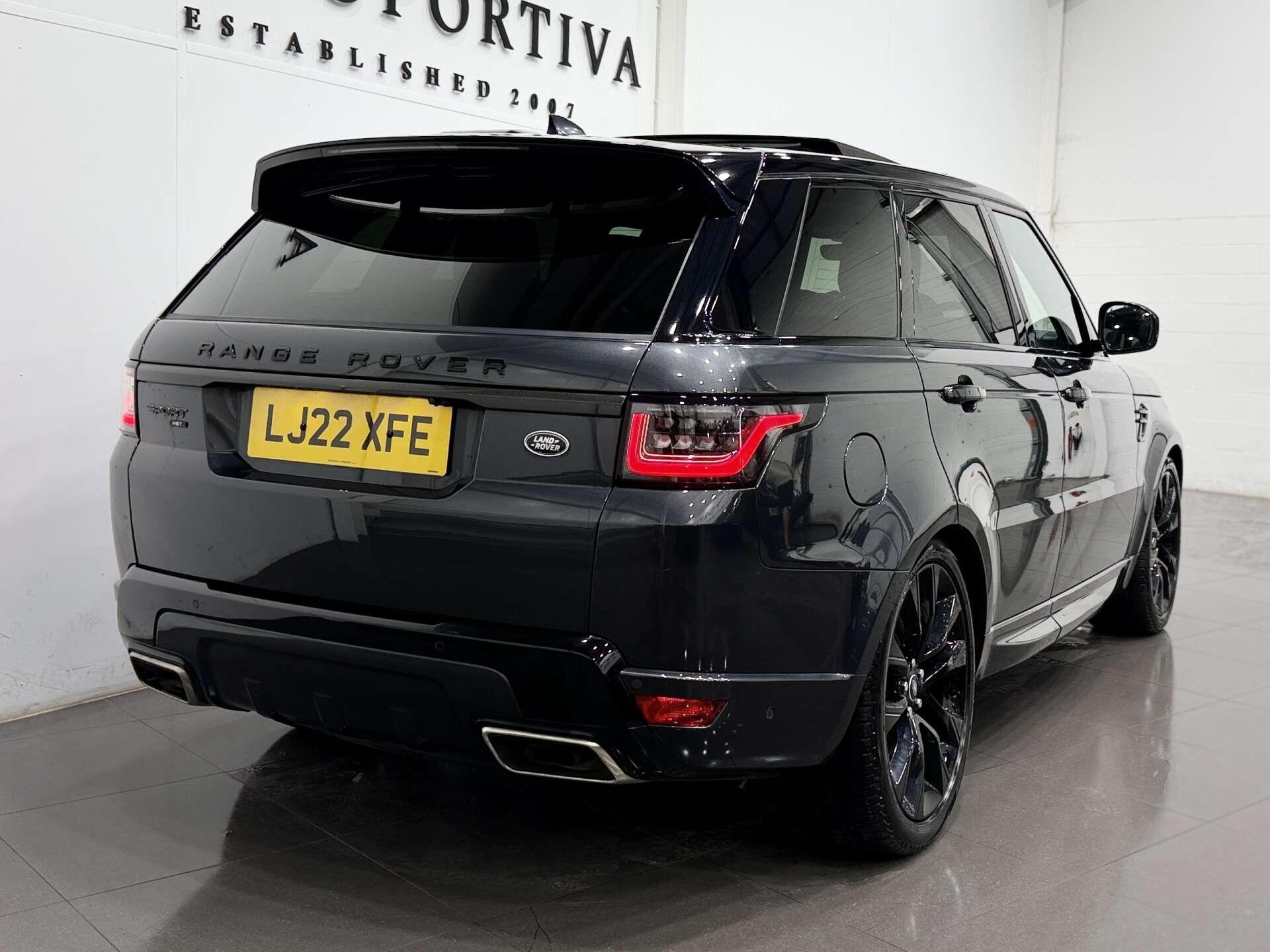 Land Rover Range Rover Sport view 4