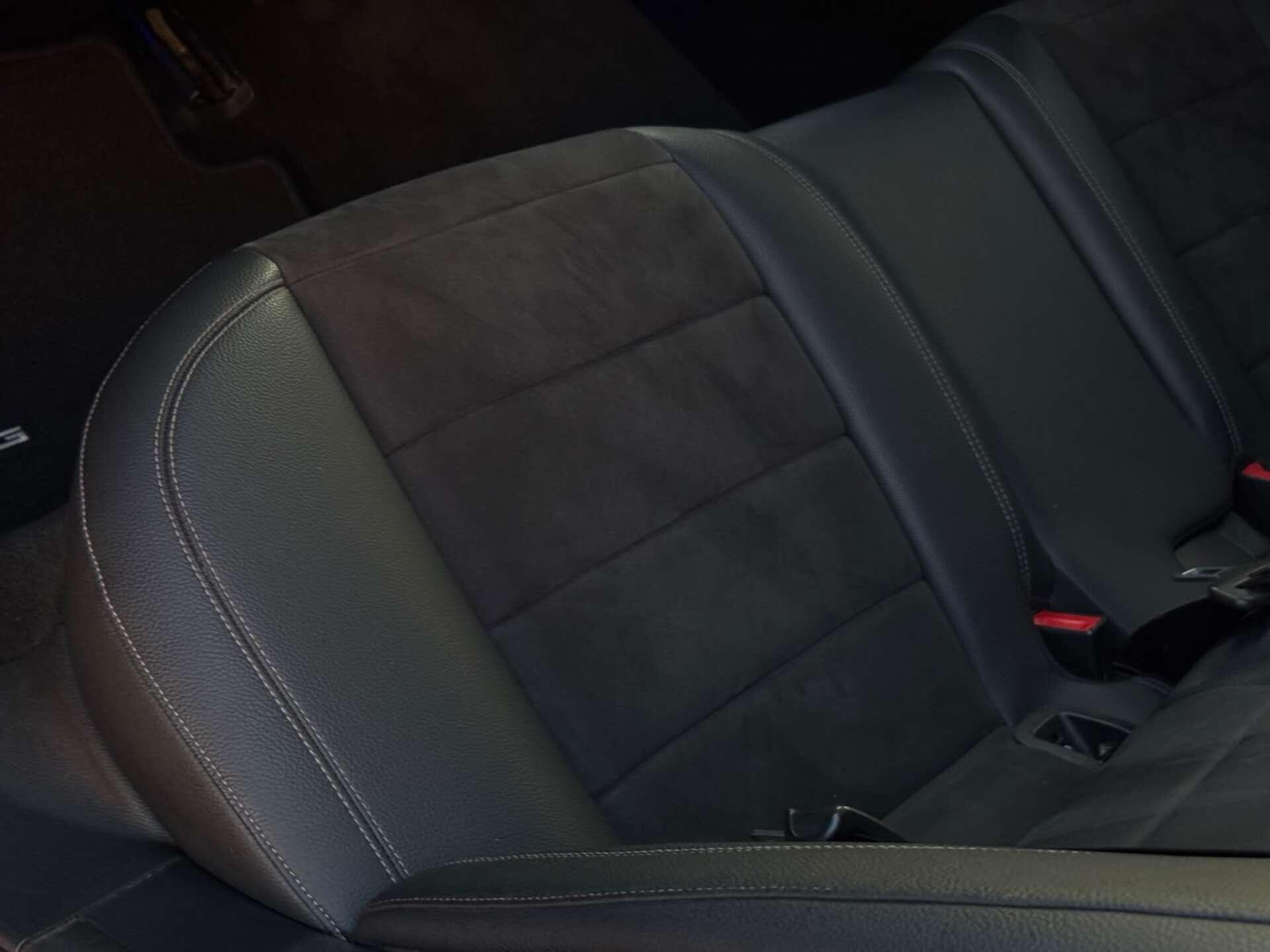 Mercedes-Benz E Class view 40