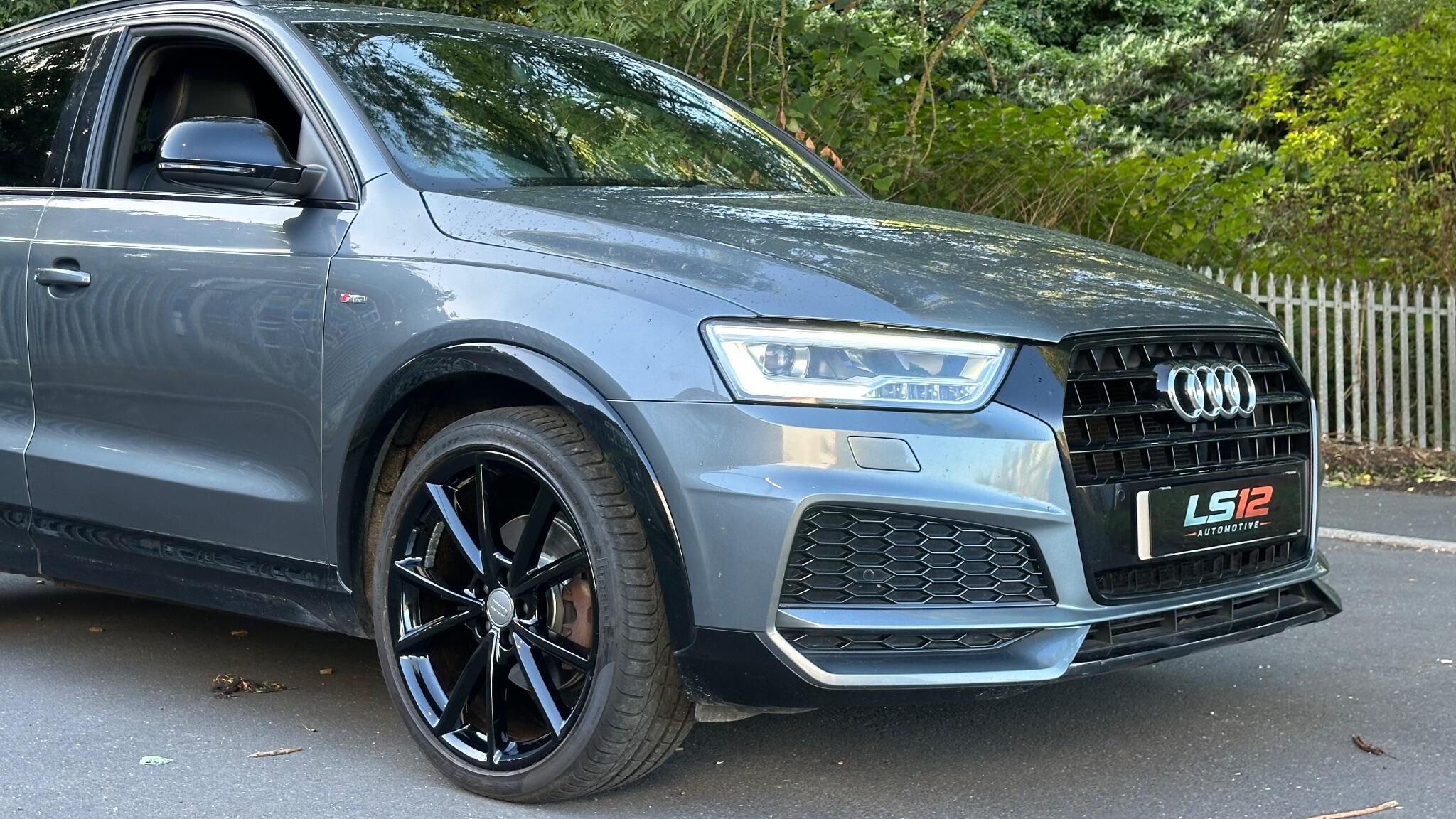 Audi Q3 view 5