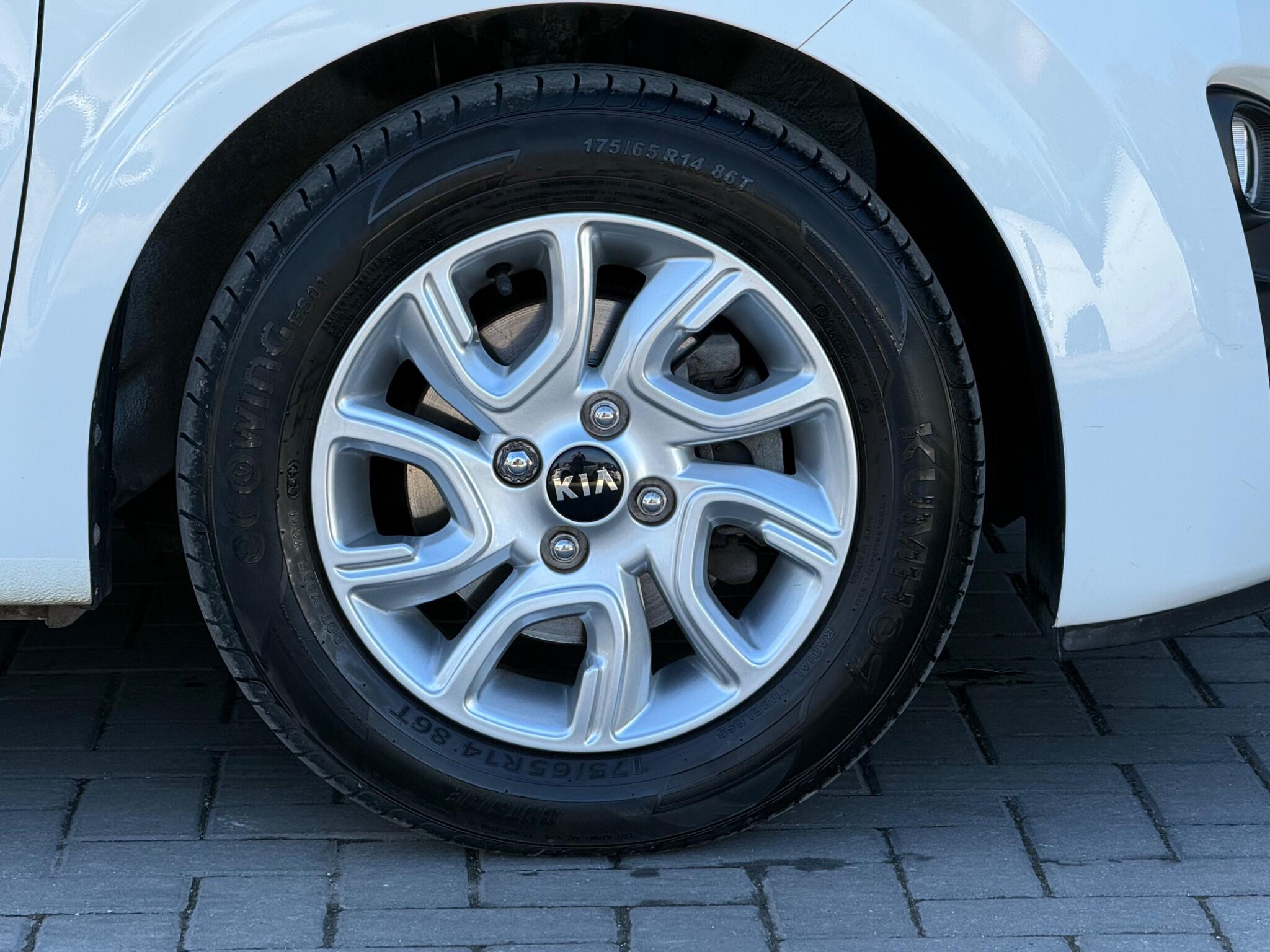 Kia Picanto view 11