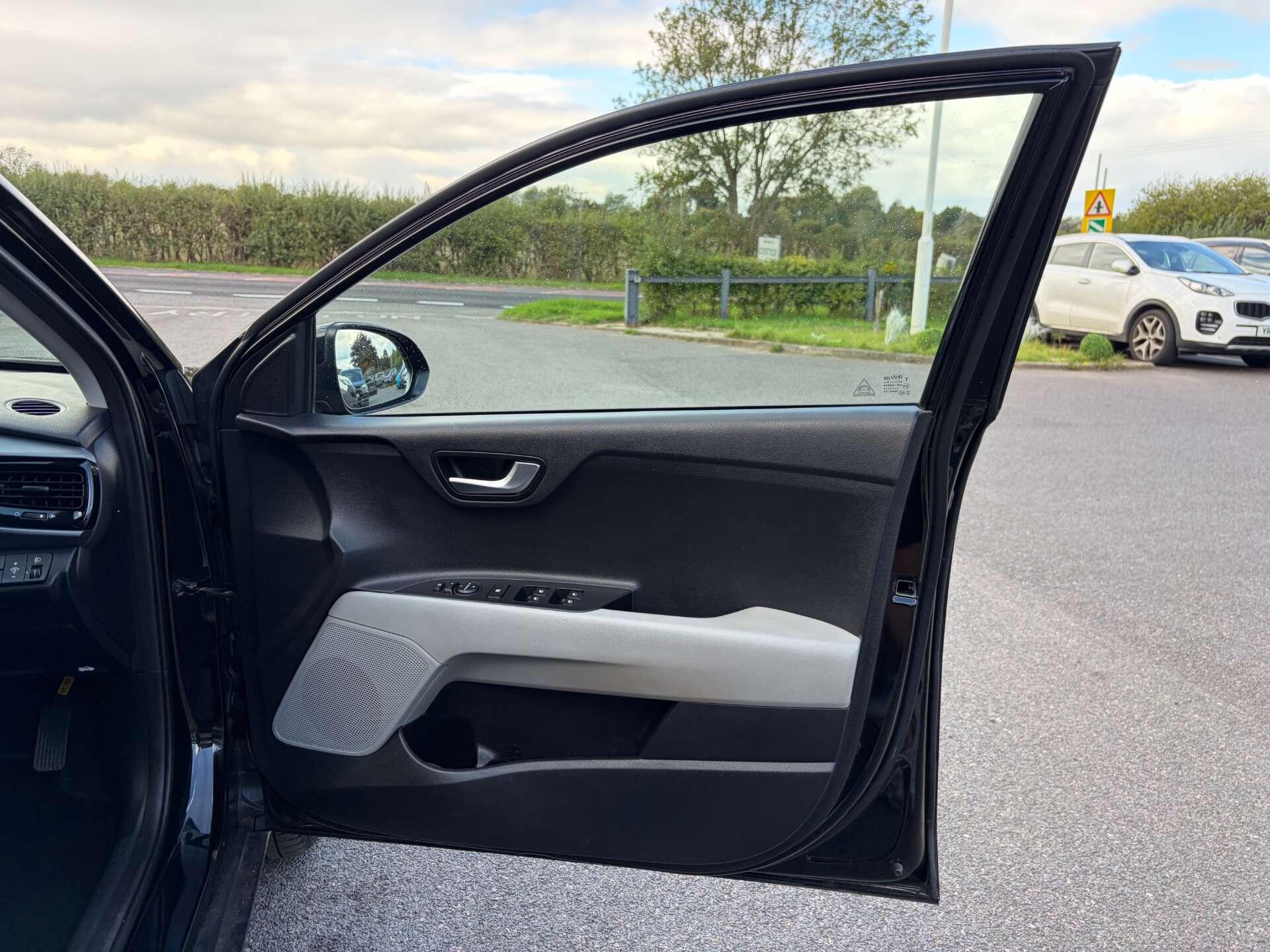 Kia Stonic view 34