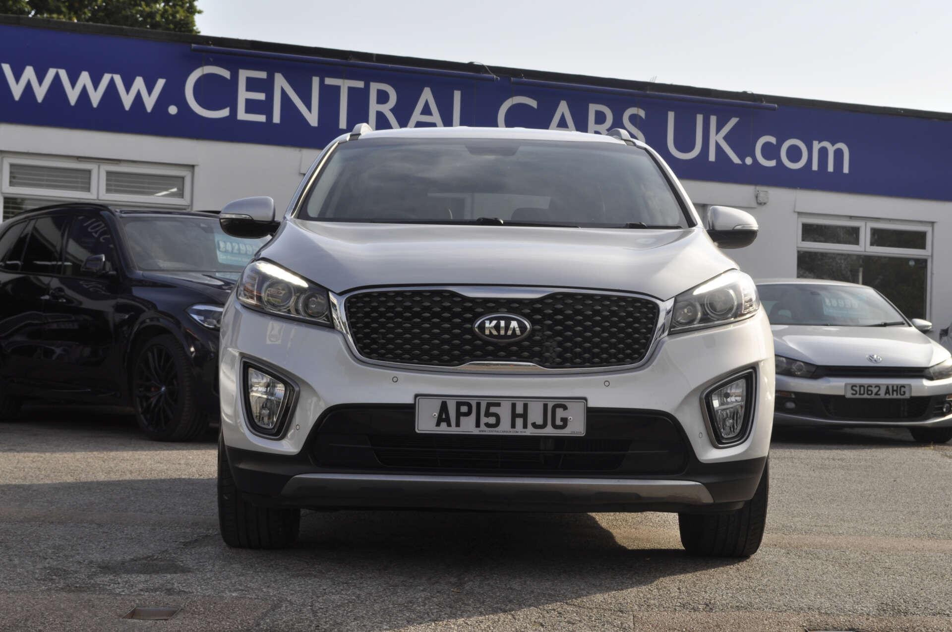 Kia Sorento view 3