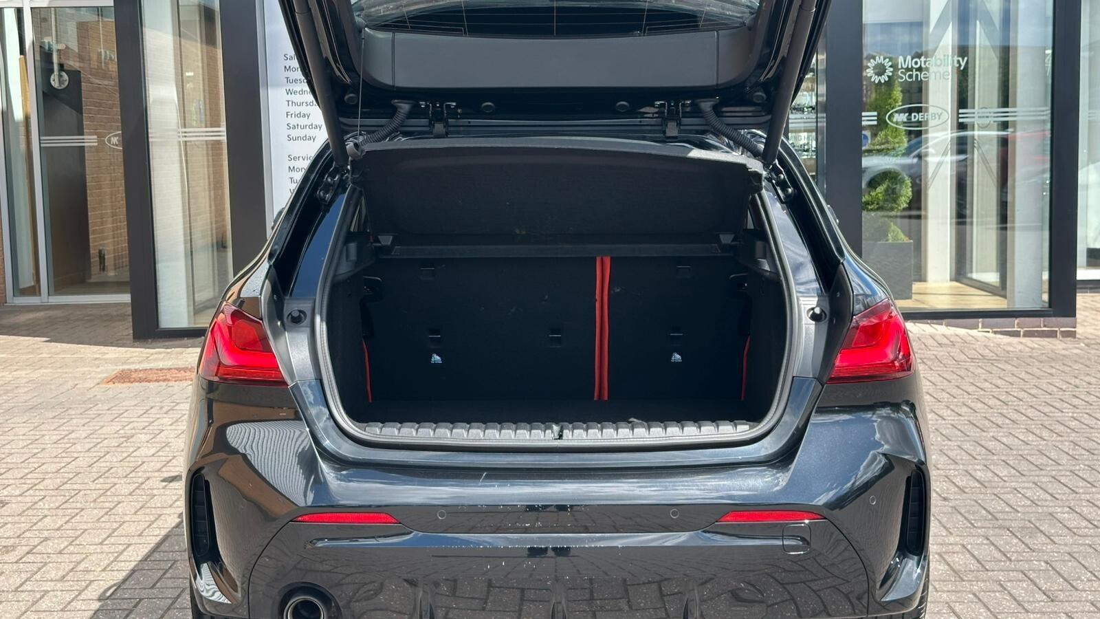 BMW 1 Series view 12