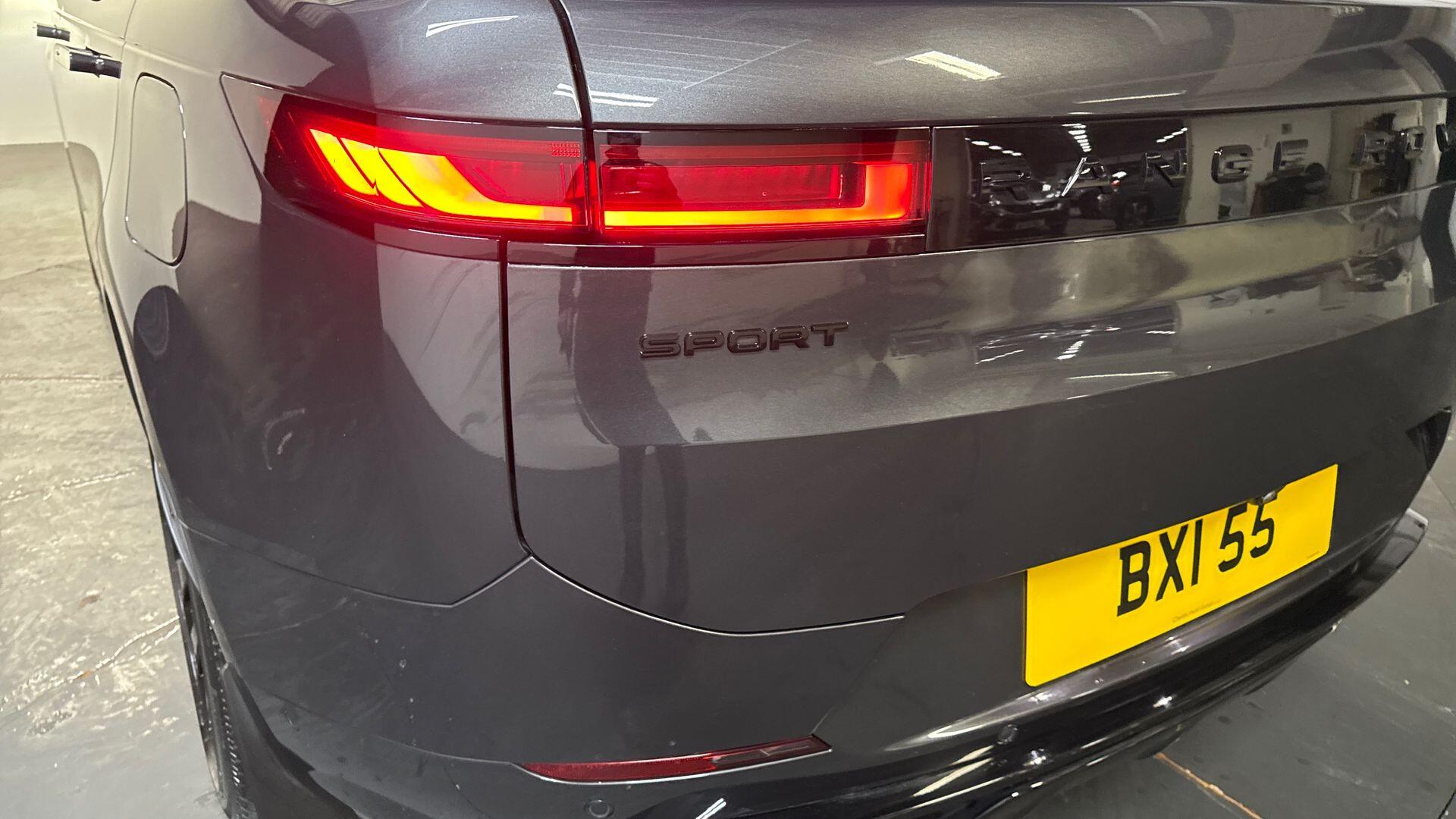 Land Rover Range Rover Sport view 19